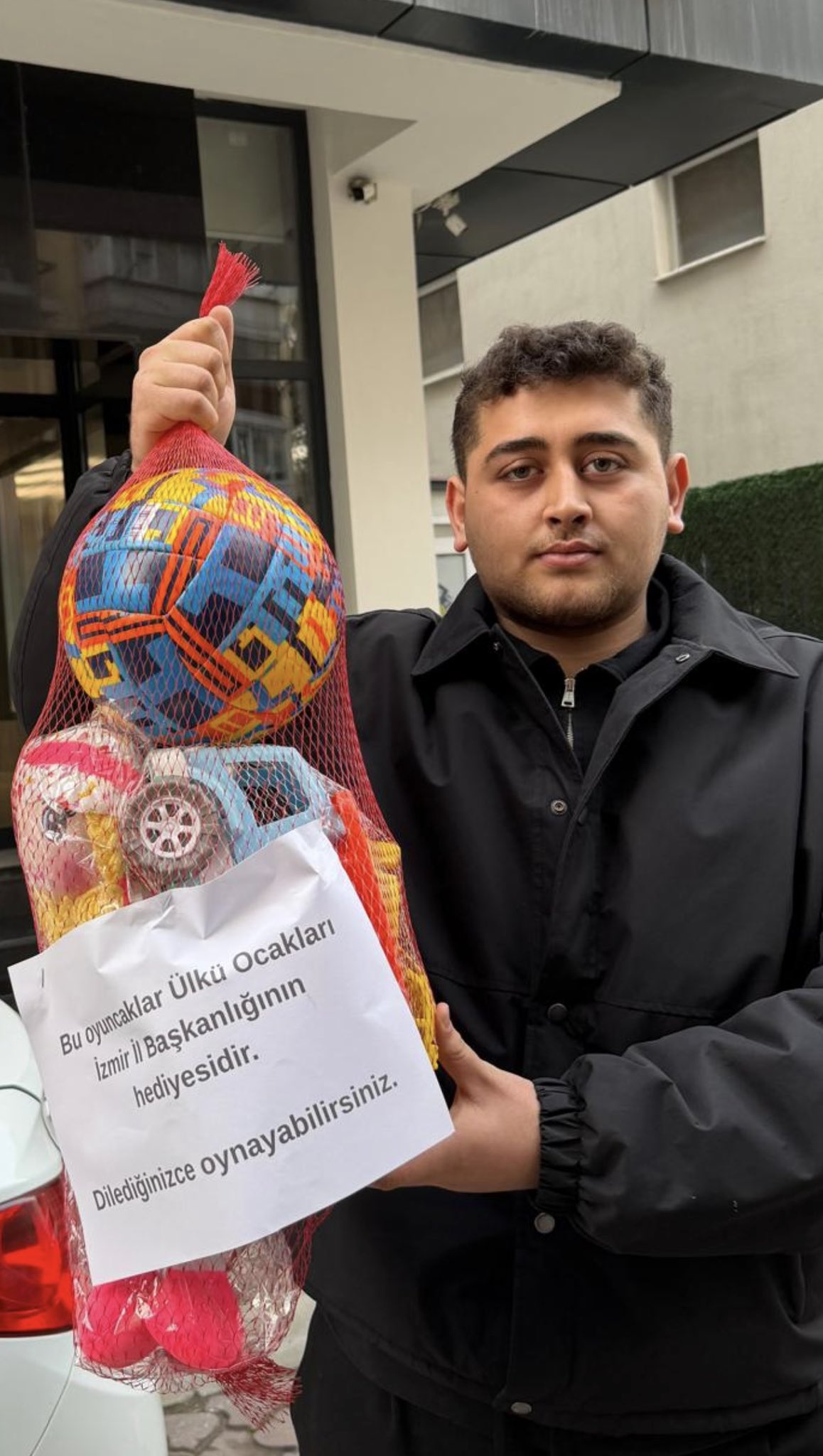 İzmir’de 'Bozkurt' Tartışması Sertleşti Ülkü Ocakları Chp'ye Oyuncak Gönderdi2