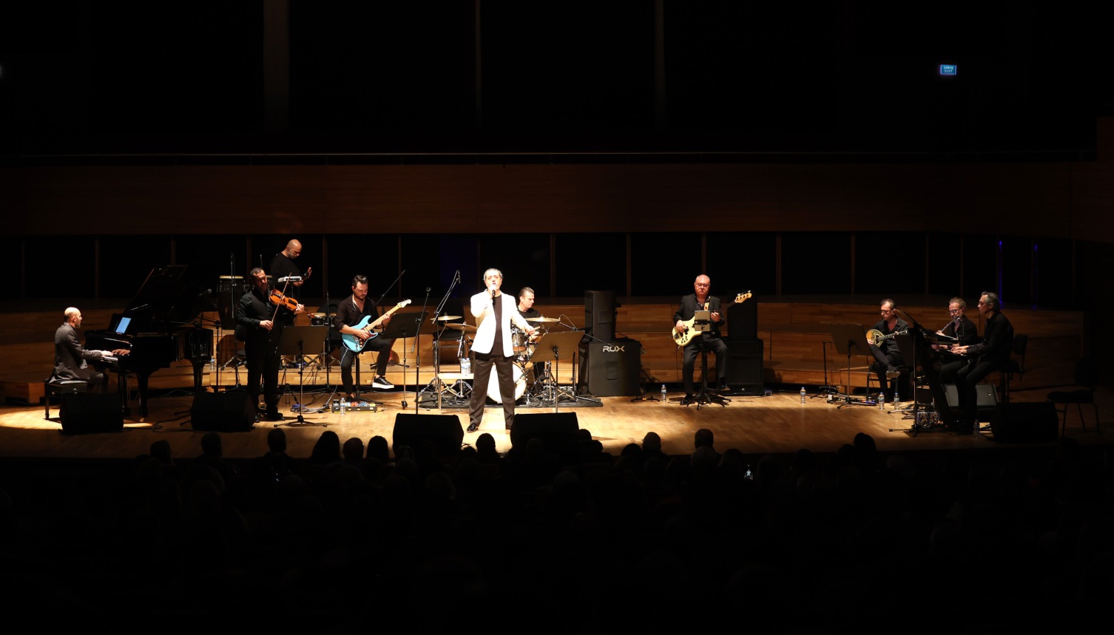 İzmir’de Cem Karaca Şarkıları Hep Bir Ağızdan Söylendi (3)