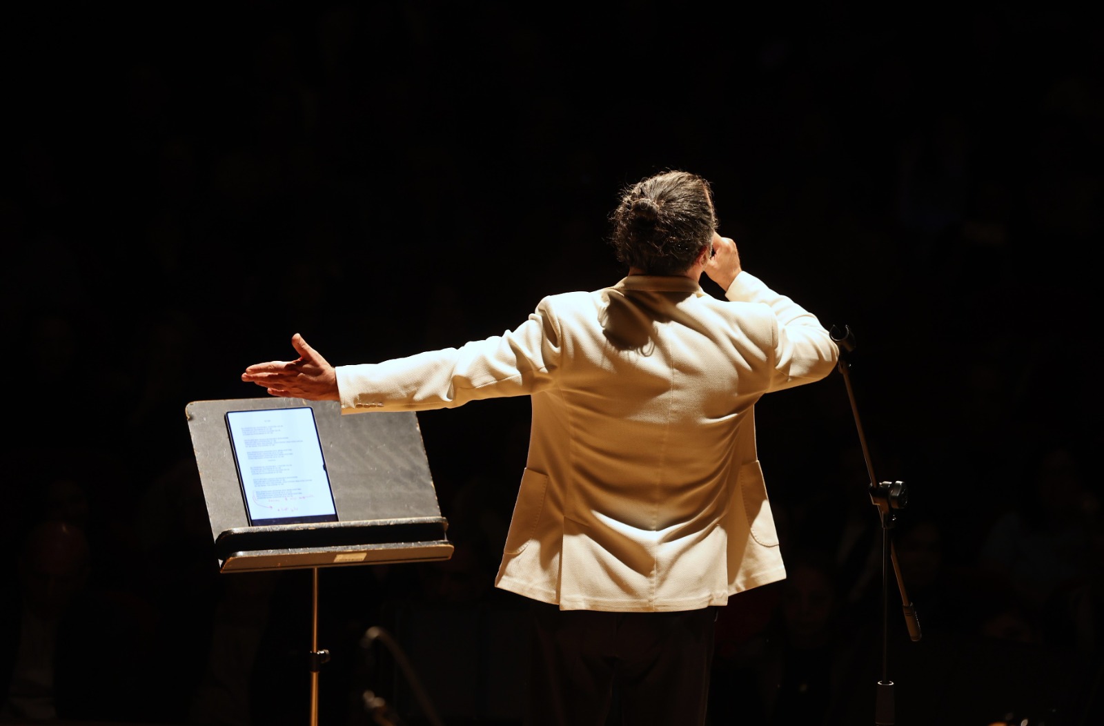 İzmir’de Cem Karaca Şarkıları Hep Bir Ağızdan Söylendi (4)