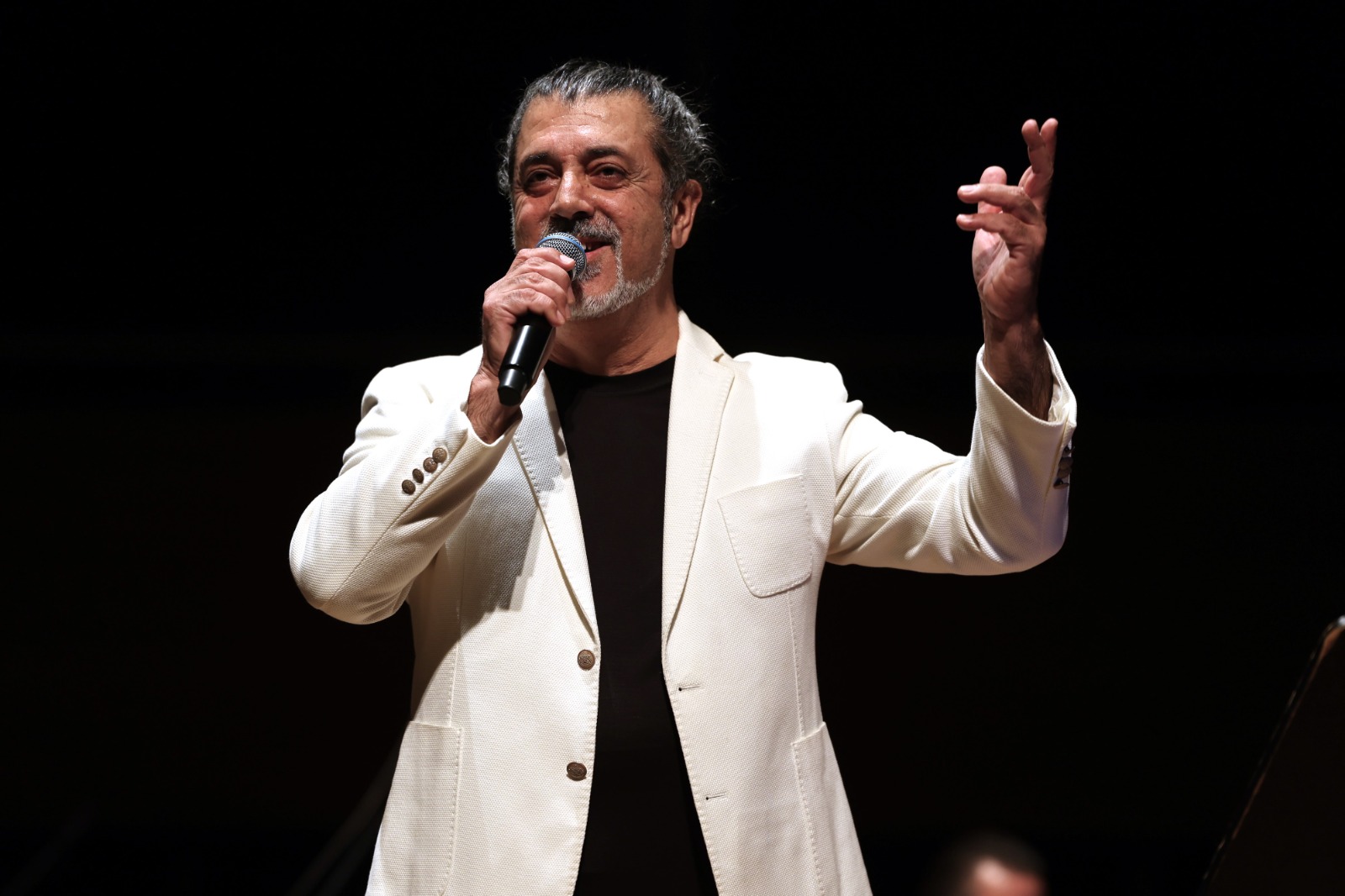 İzmir’de Cem Karaca Şarkıları Hep Bir Ağızdan Söylendi (6)