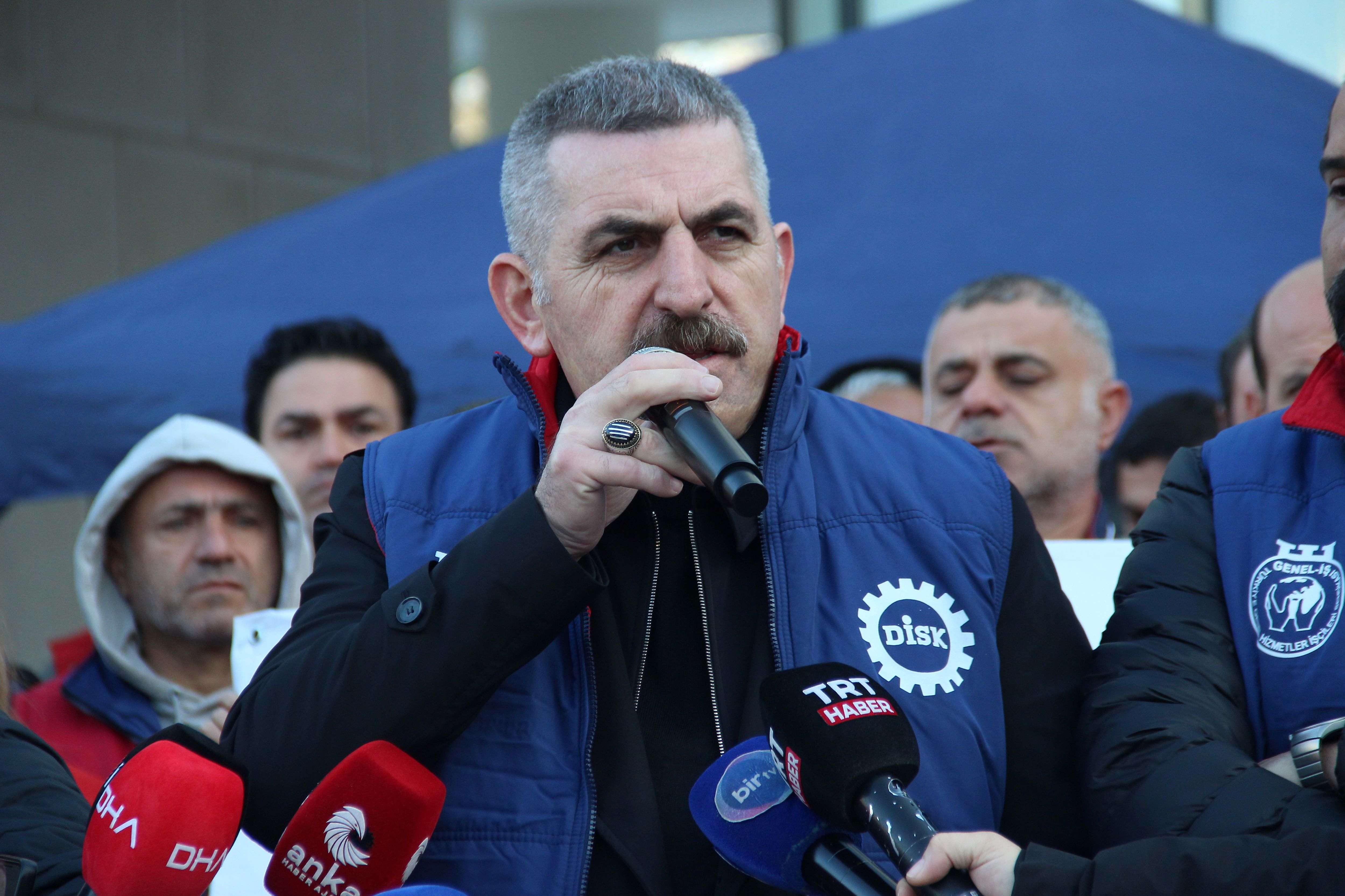 İzmir’de 'Çıplak Ayak' Eylemi Beşinci Gününde 'Ödeme Takvimi Istiyoruz' (3)