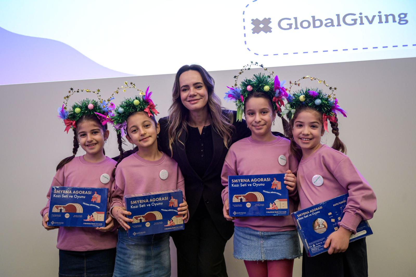 İzmir’de Geleceğin Mühendis Kızları Sahneye Çıktı (10)