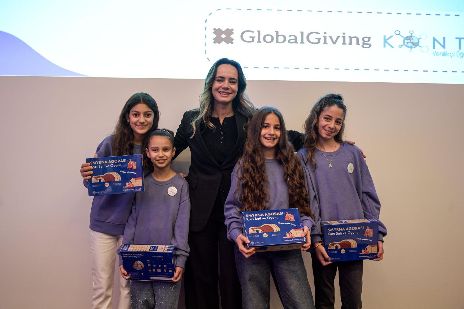 İzmir’de Geleceğin Mühendis Kızları Sahneye Çıktı (11)