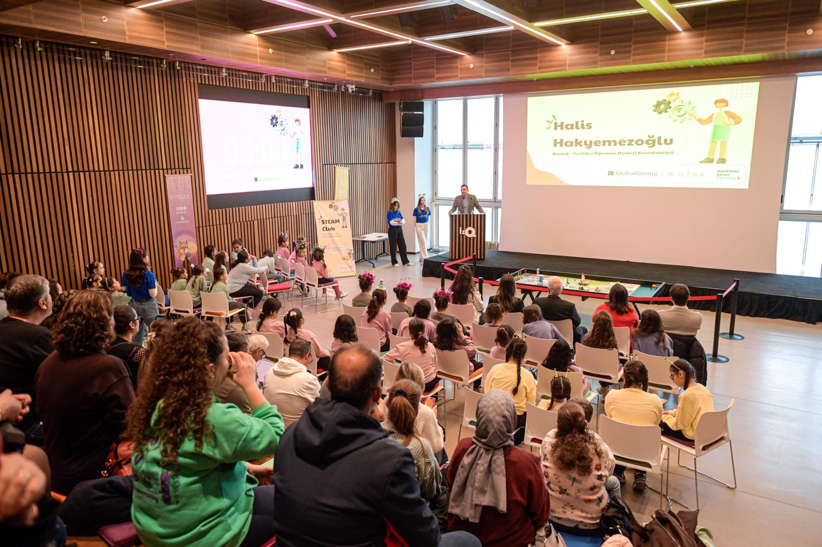 İzmir’de Geleceğin Mühendis Kızları Sahneye Çıktı (8)