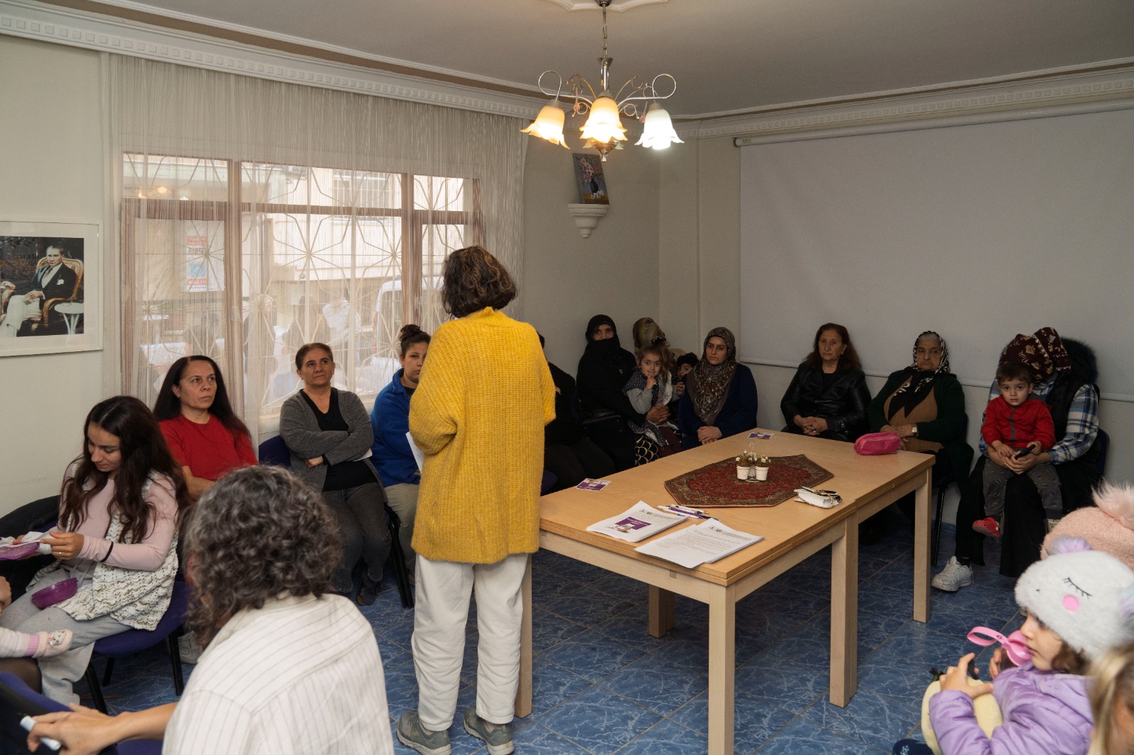 İzmir’de Kadınlara Özel Güçlenme Durakları Hayata Geçti (7)