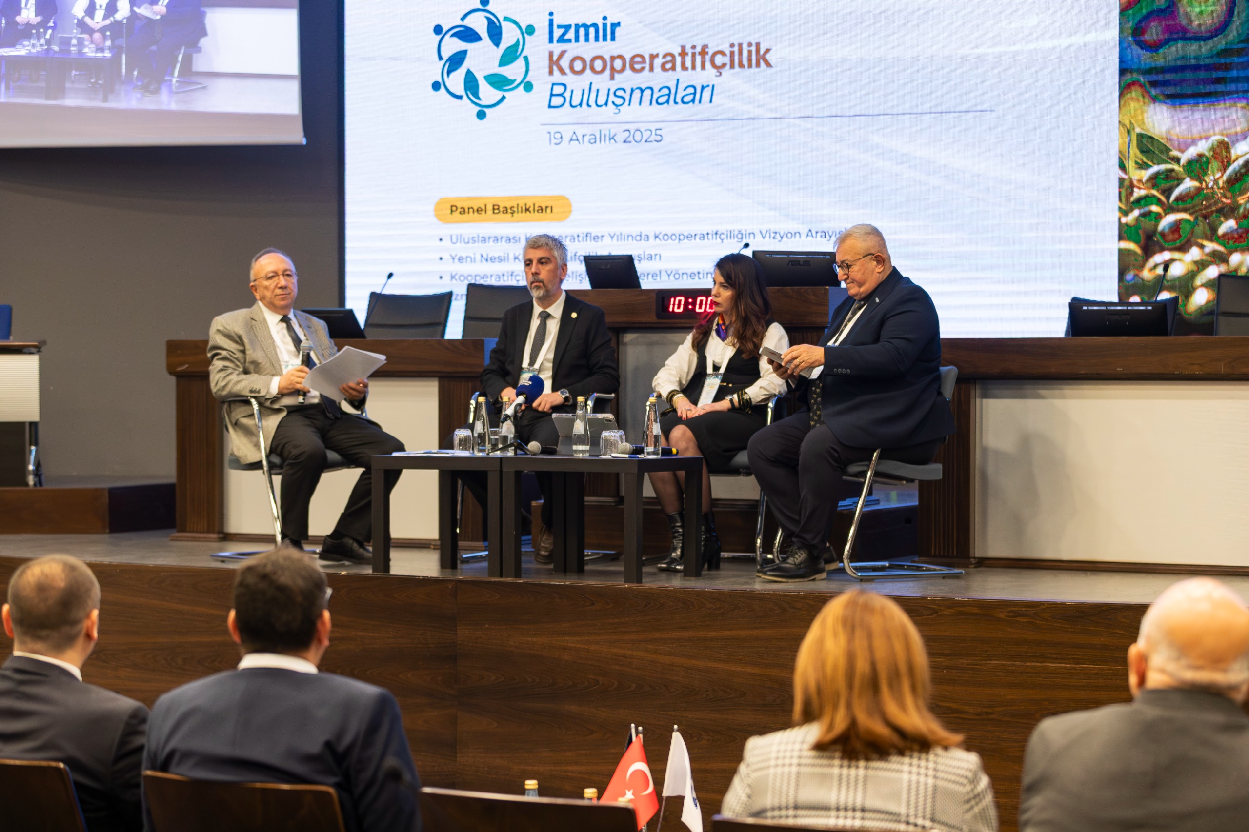 İzmir’de Kooperatifçiliğin Geleceği Masaya Yatırıldı (10)