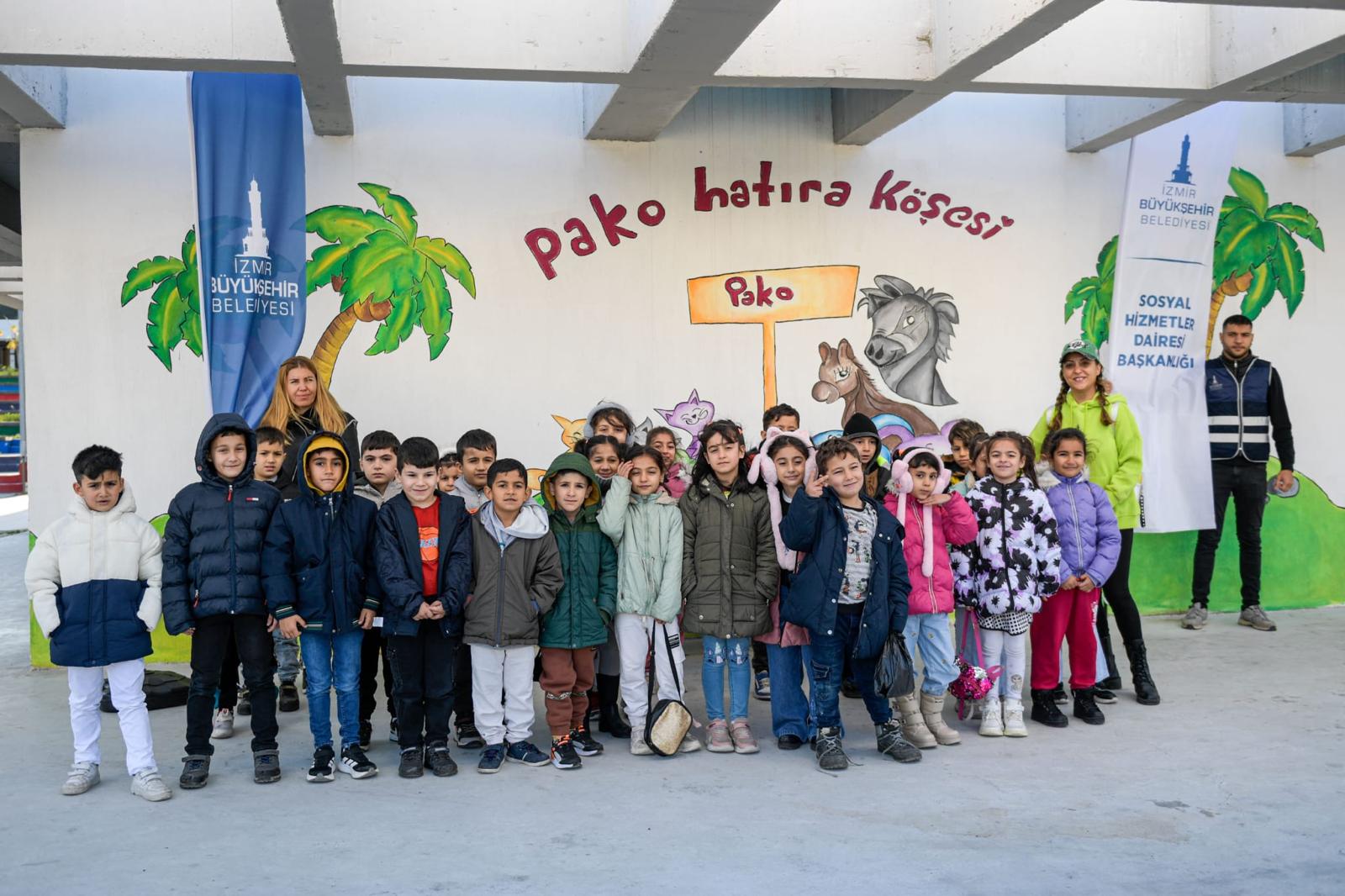 İzmir’de Öğrencilere Hayvan Sevgisi Aşılanıyor (9)