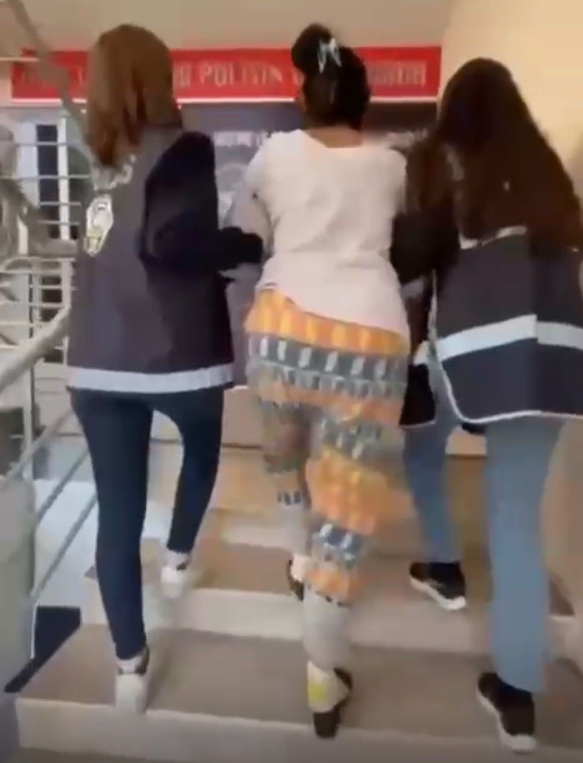 İzmir'de Polis Aylarca Takip Etti, Suç Makinesi Yakayı Ele Verdi