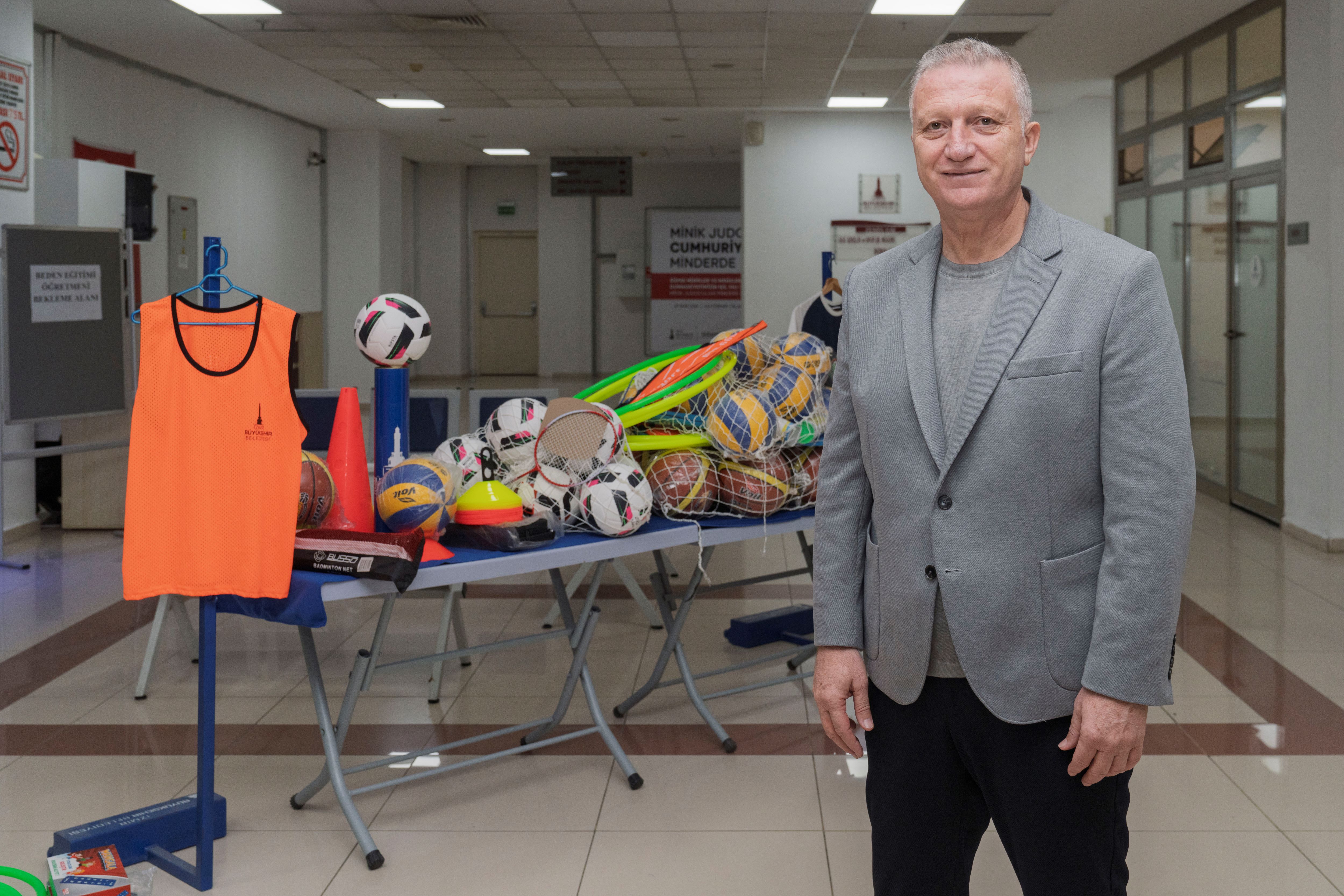 İzmir’de Spor Okul Sıralarına Taşınıyor (6)