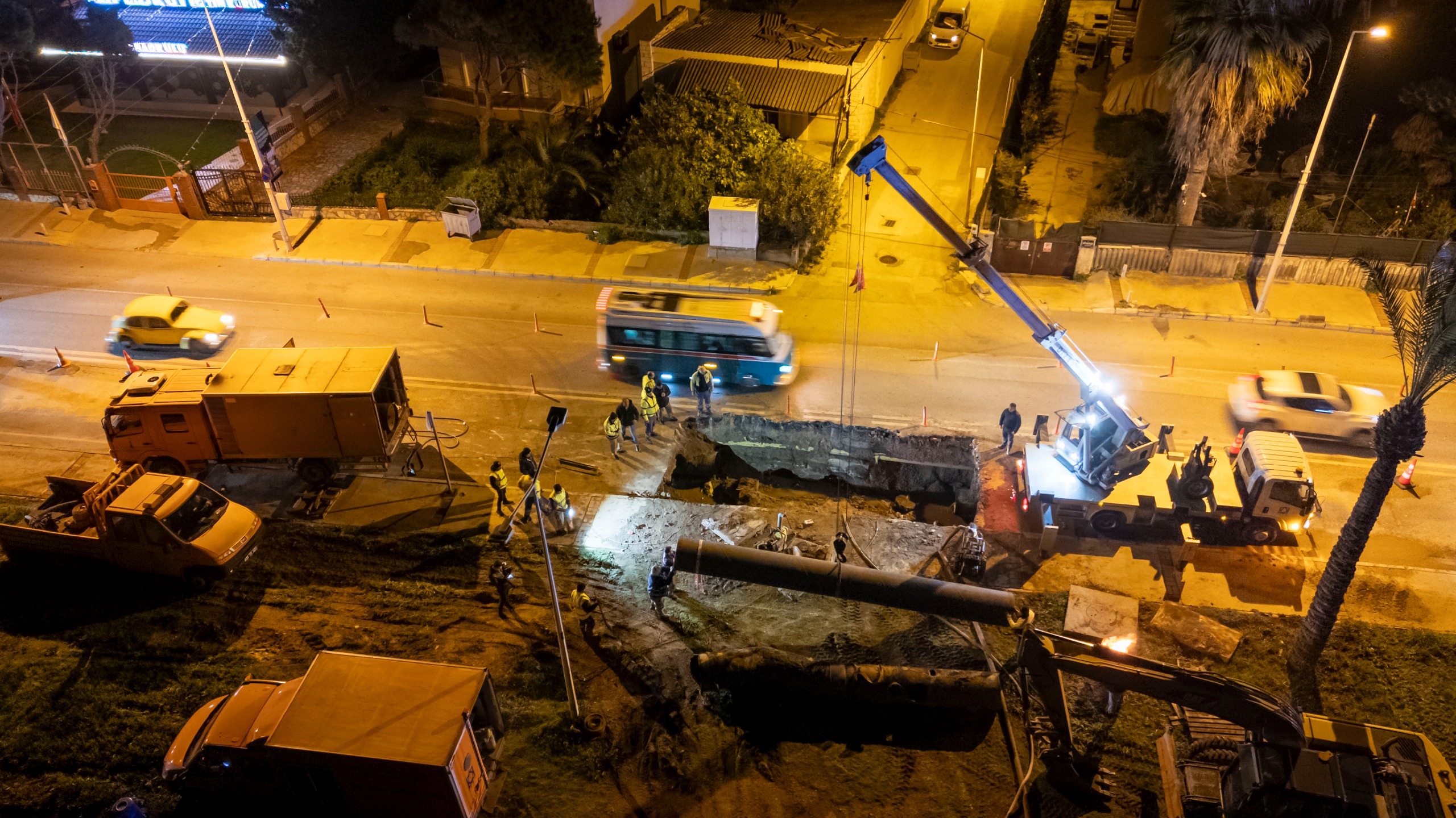 İzmir’de Su Kesintisi 5 Saat Erken Bitti İzsu’dan Hızlı Müdahale (9)