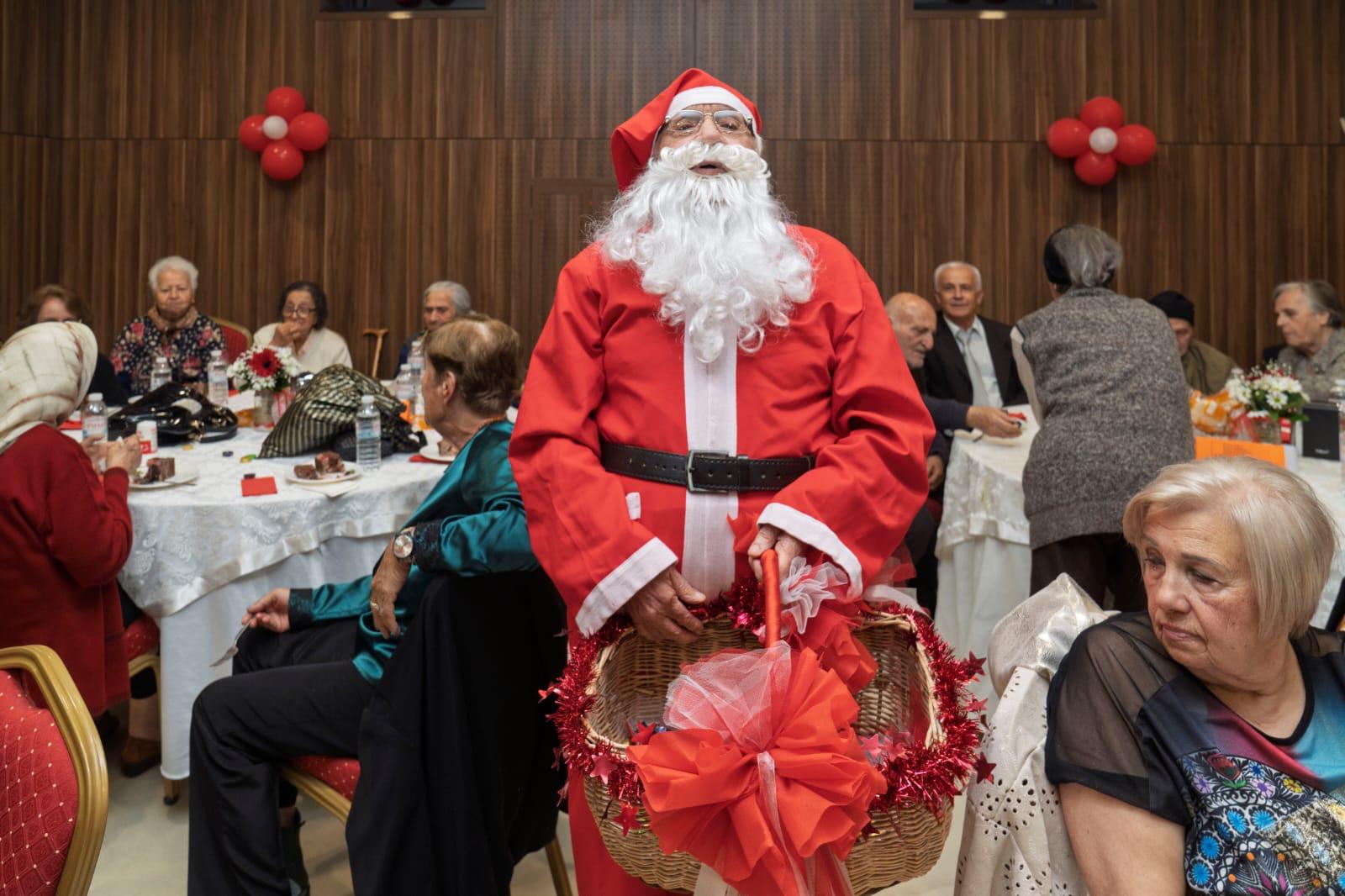 İzmir’de Yaşlılar Için Unutulmaz Yılbaşı Gecesi (4)