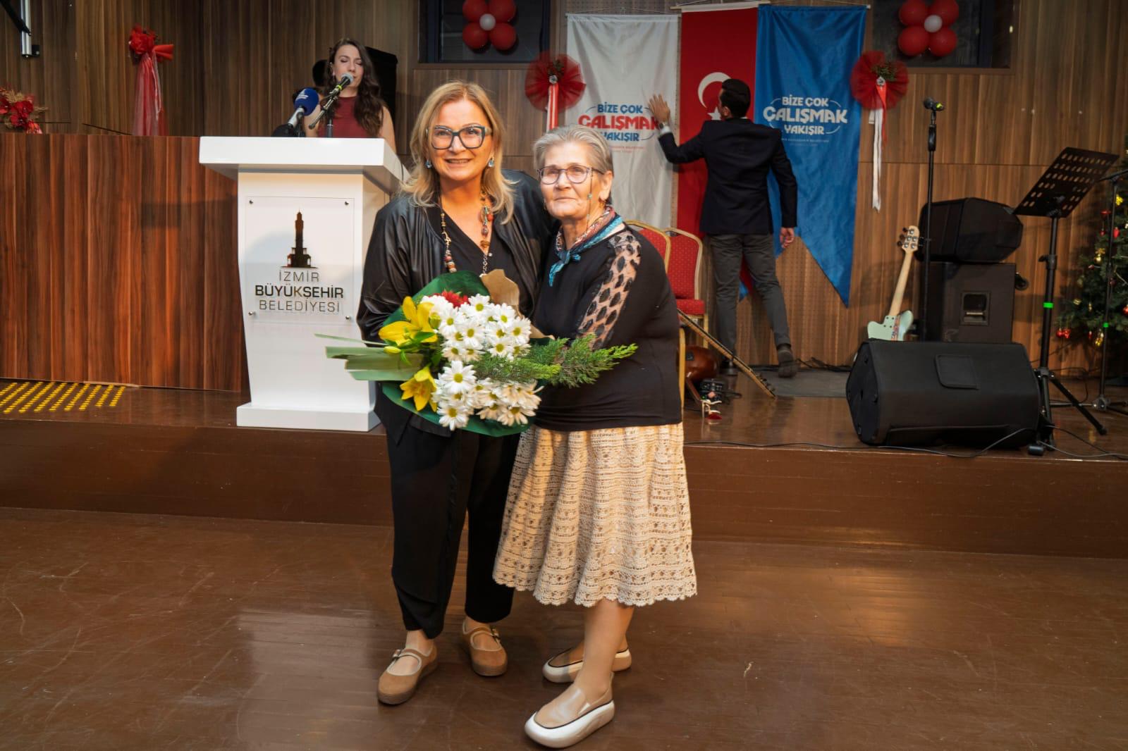 İzmir’de Yaşlılar Için Unutulmaz Yılbaşı Gecesi (8)