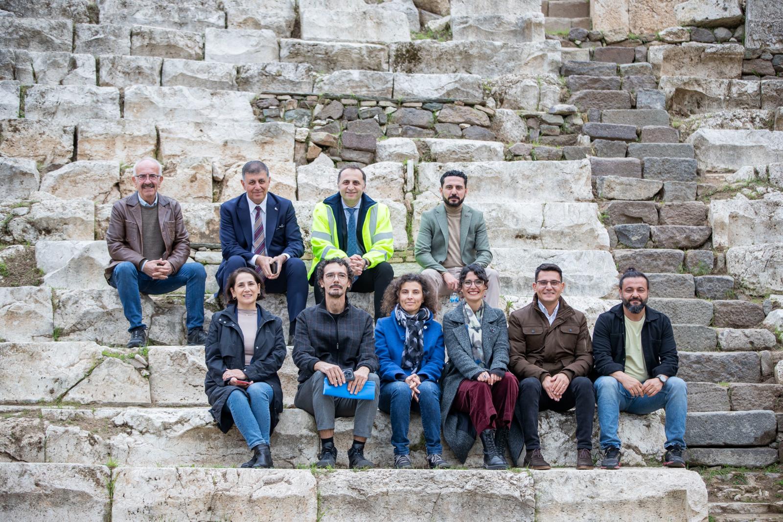 İzmir’den Tarihi Hamle Smyrna Tiyatrosu Gün Yüzüne Çıkıyor (14)