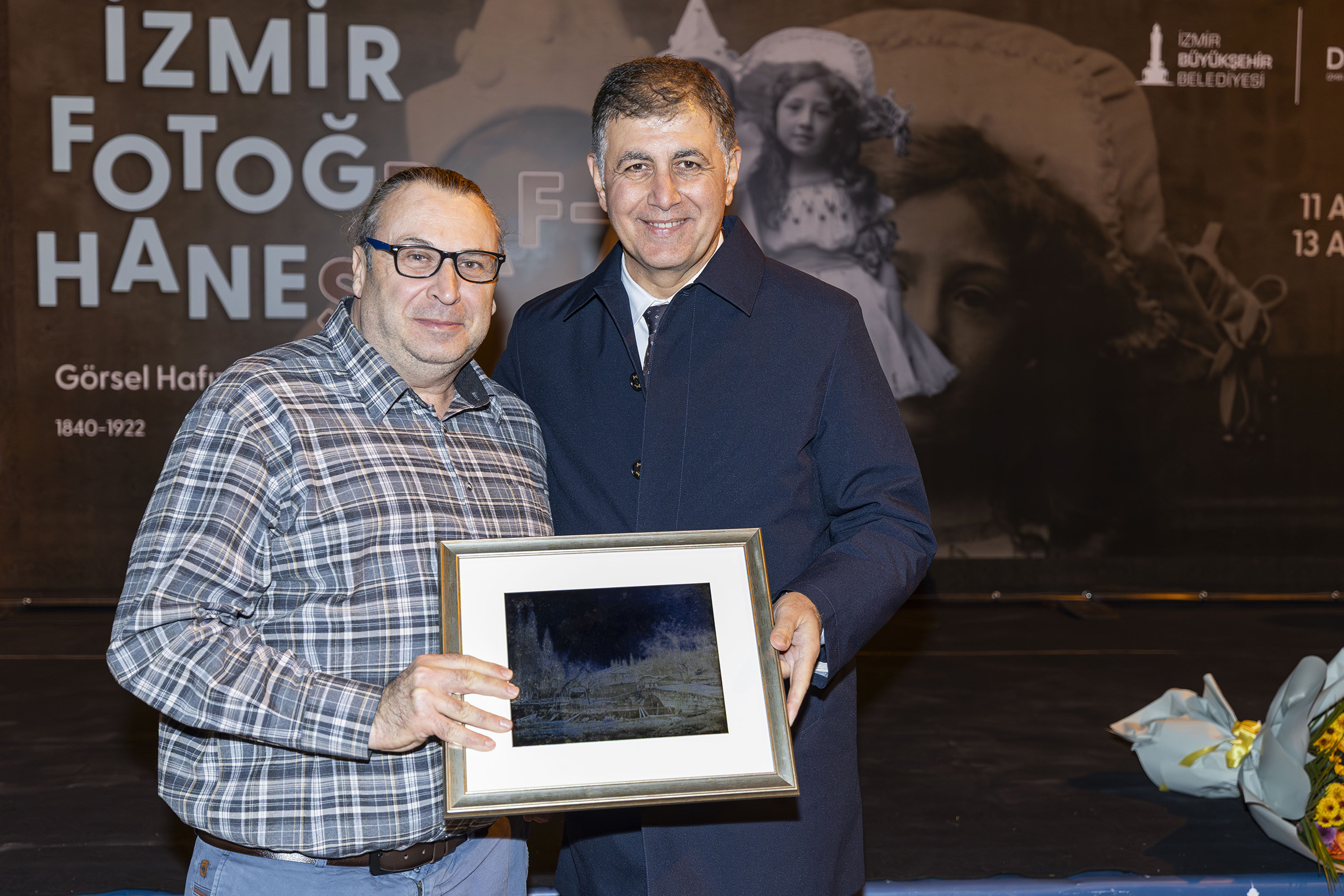 İzmir’in Fotoğraf Tarihine Işık Tutan Sergi Açıldı (5)