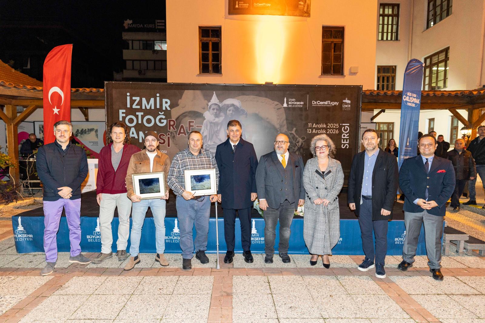 İzmir’in Fotoğraf Tarihine Işık Tutan Sergi Açıldı (9)