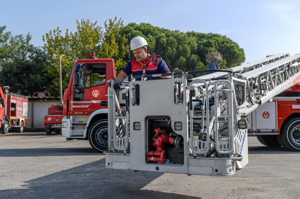 İzmir’in Görünmeyen Gücü İtfaiyenin Mekatronik Üssü (6)