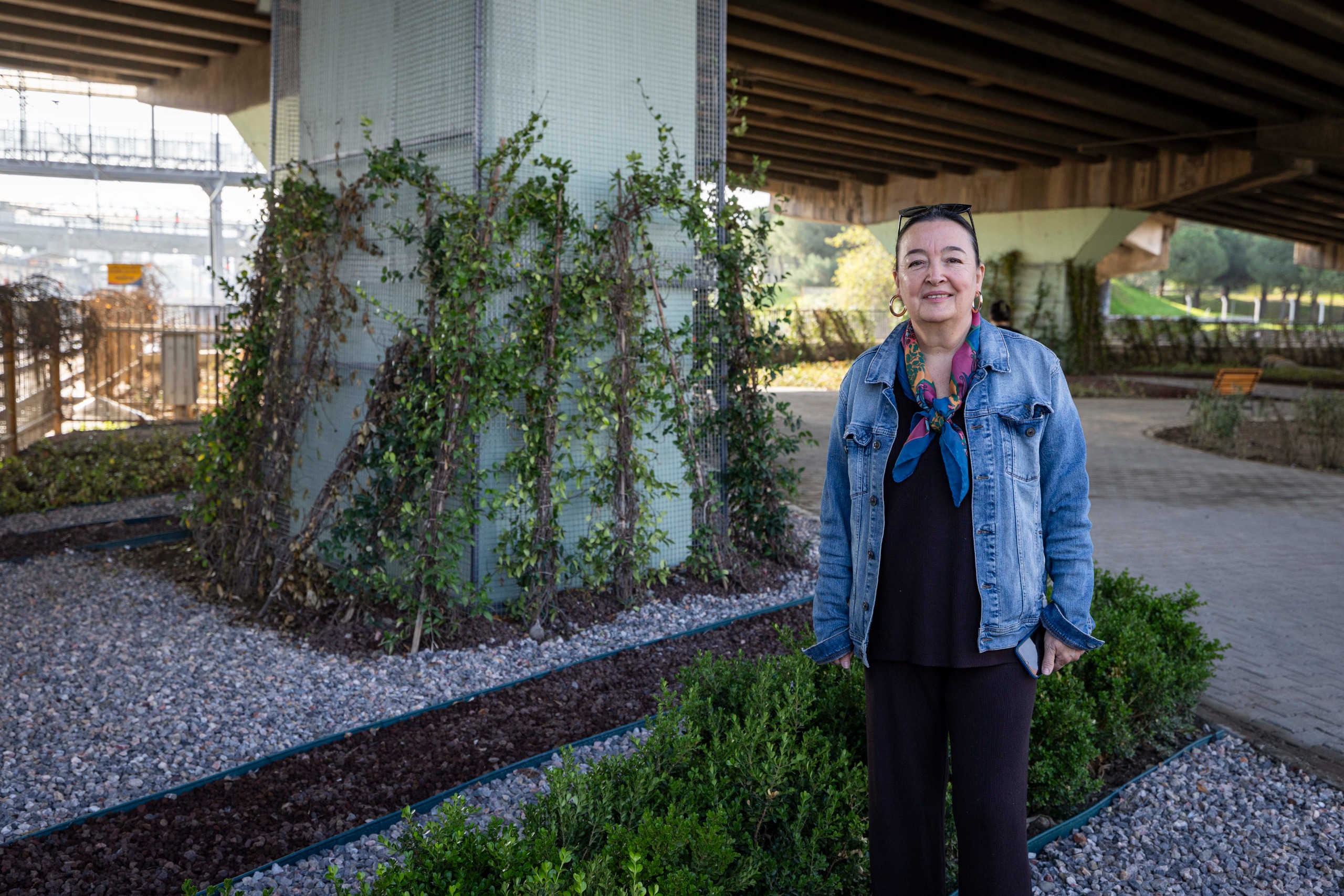 İzmir’in Yeşil Alanları Su Tasarruflu Bitkilerle Yenileniyor (2)