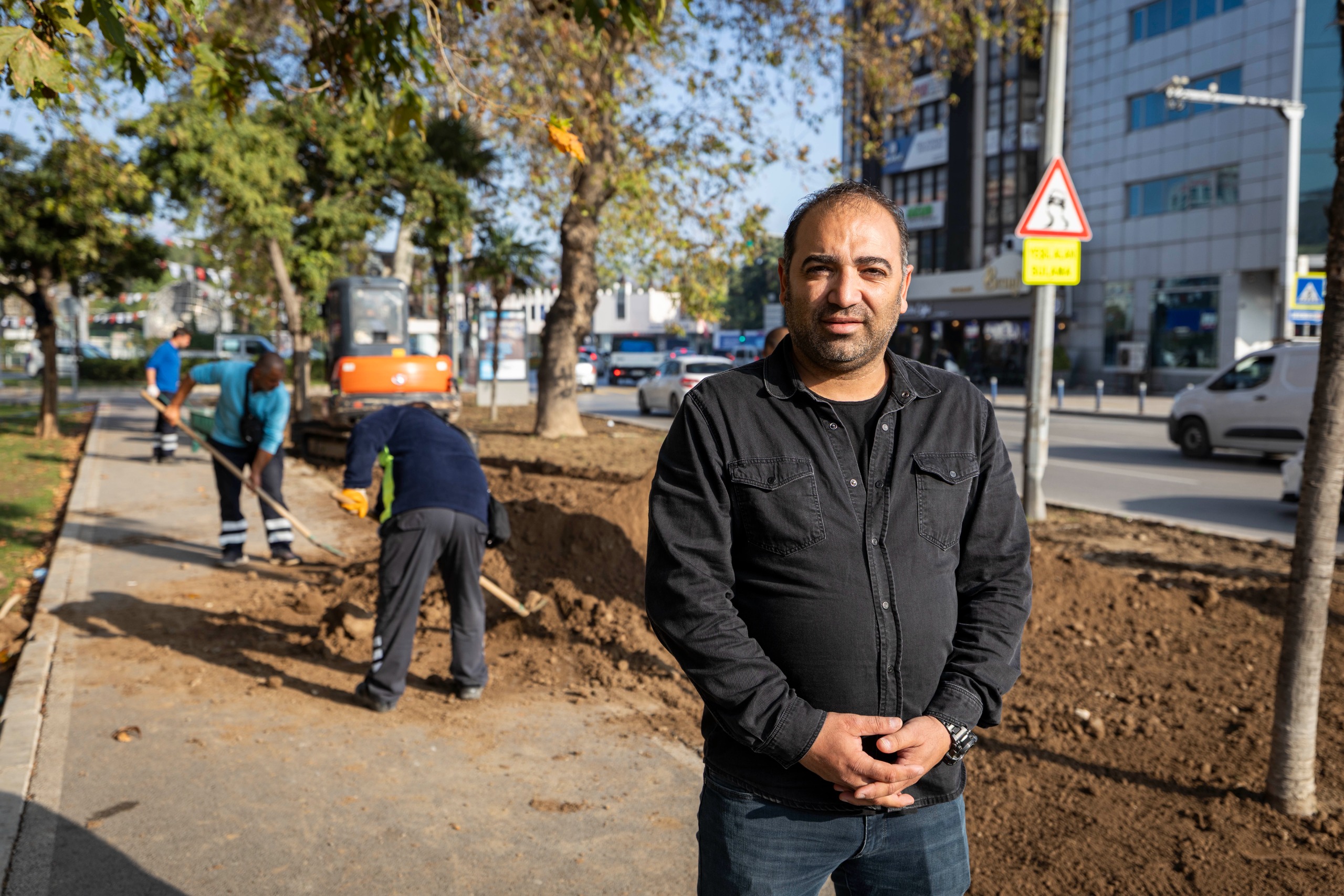 İzmir’in Yeşil Alanları Su Tasarruflu Bitkilerle Yenileniyor (4)