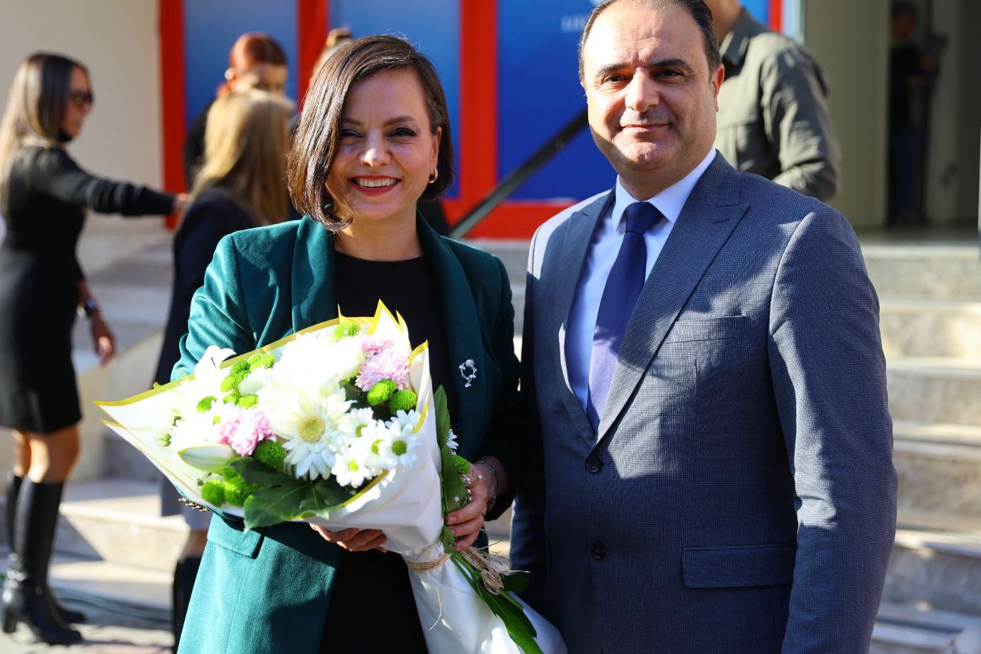 Karabağlar’da Aynı Gün Iki Açılış (1)