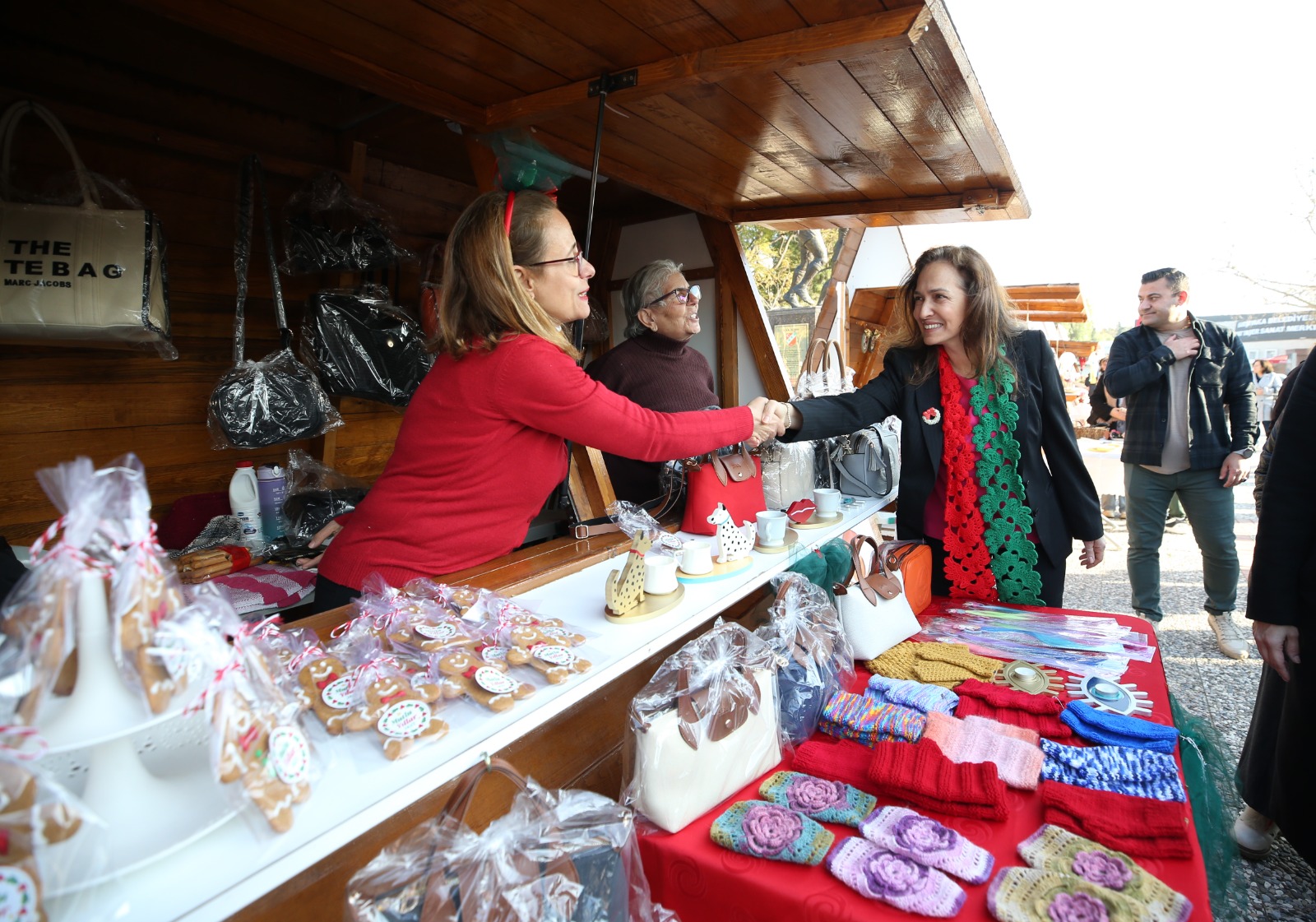 Karşıyaka Yeni Yıla Işıl Işıl Hazırlanıyor (5)