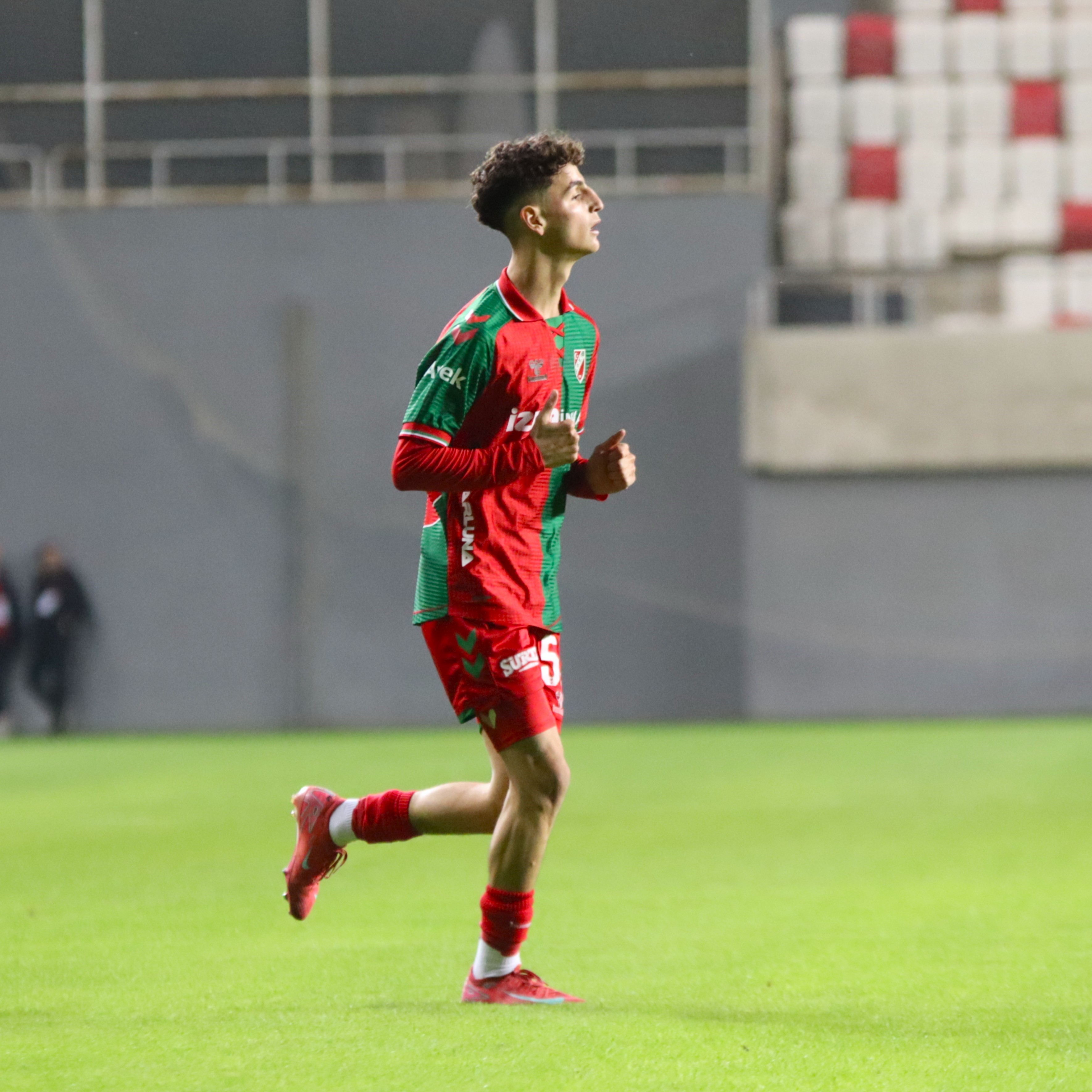 Karşıyaka'da Basatemür’ün Sürprizi Tuttu! Genç Adem Takıma Hayat Verdi (1)