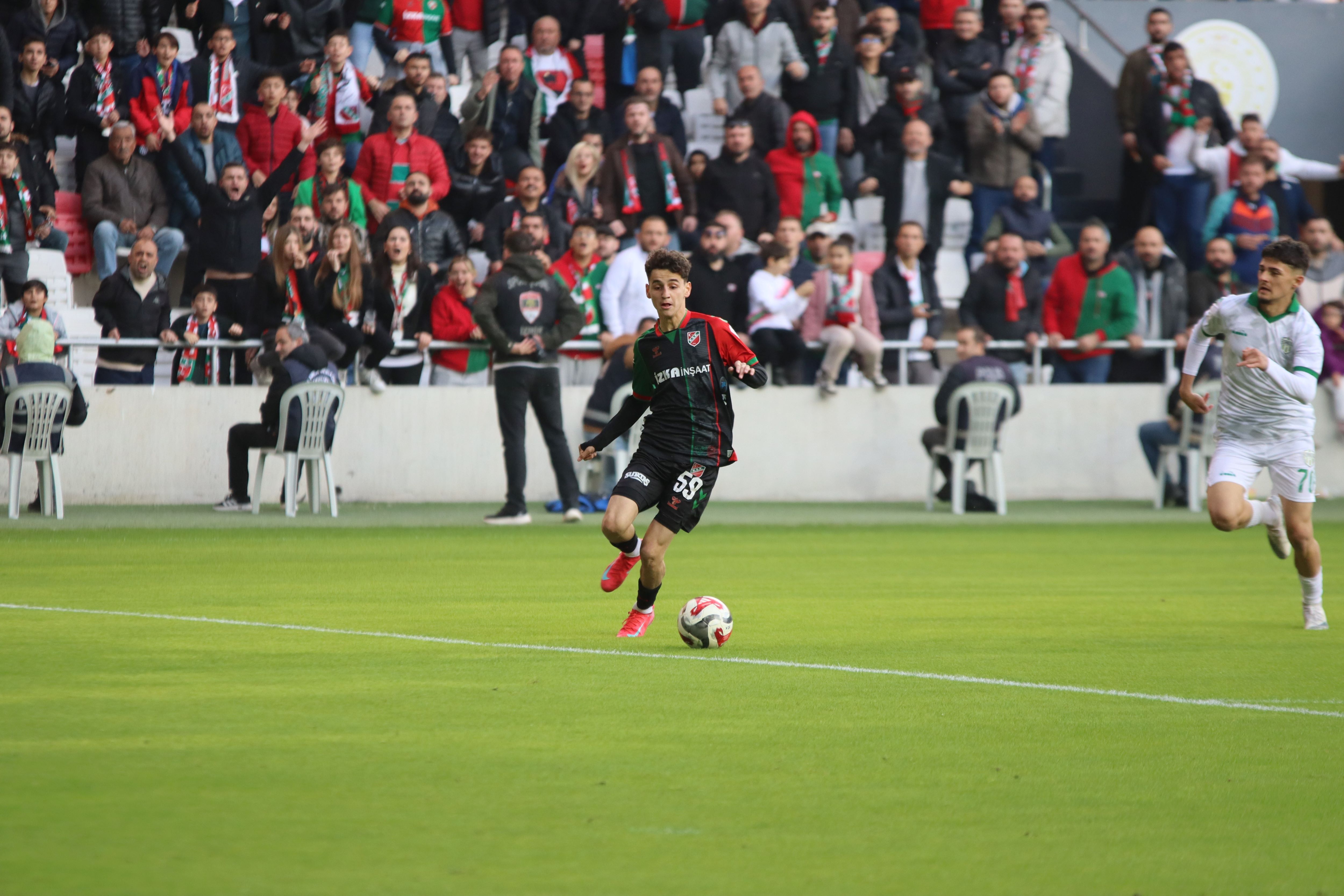 Karşıyaka’nın Genç Yıldızı Adem Yeşilyurt Milli Takımda! (2)