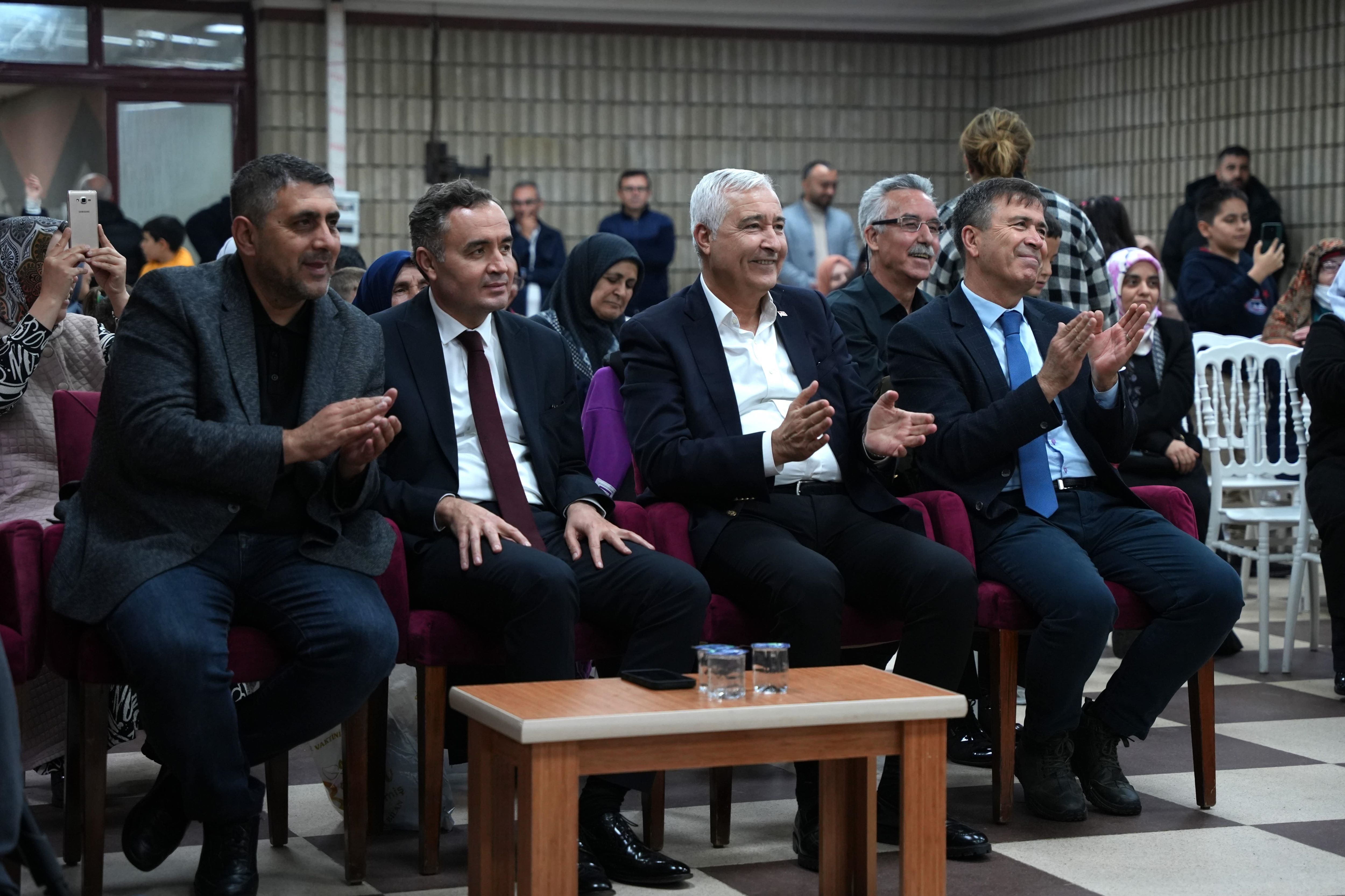 Kemalpaşa’da Engelsiz Birliktelik Sahnede Buluştu (5)