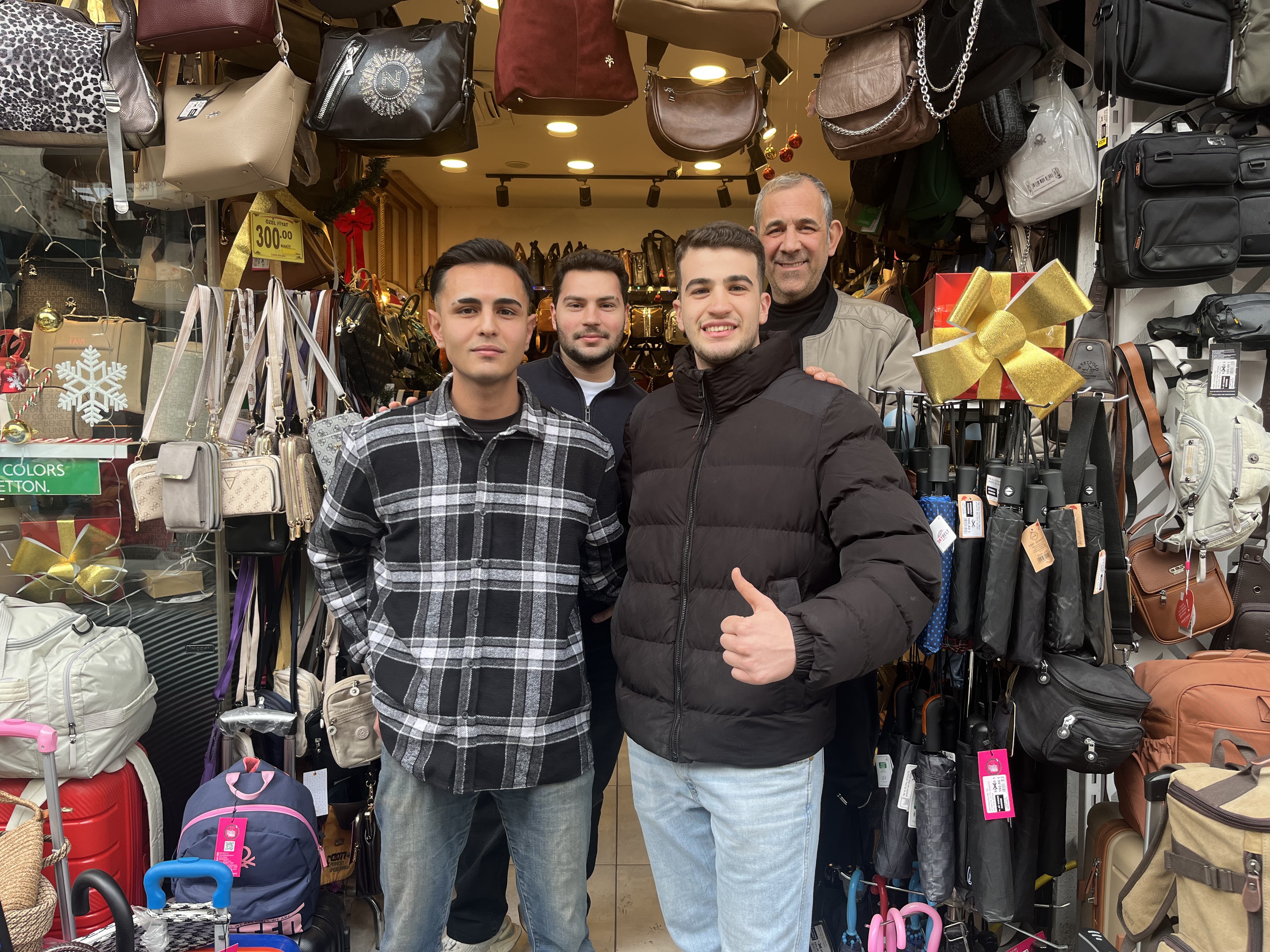 Kemeraltı’nda Yılbaşı Öncesi Adım Atacak Yer Kalmadı (4)