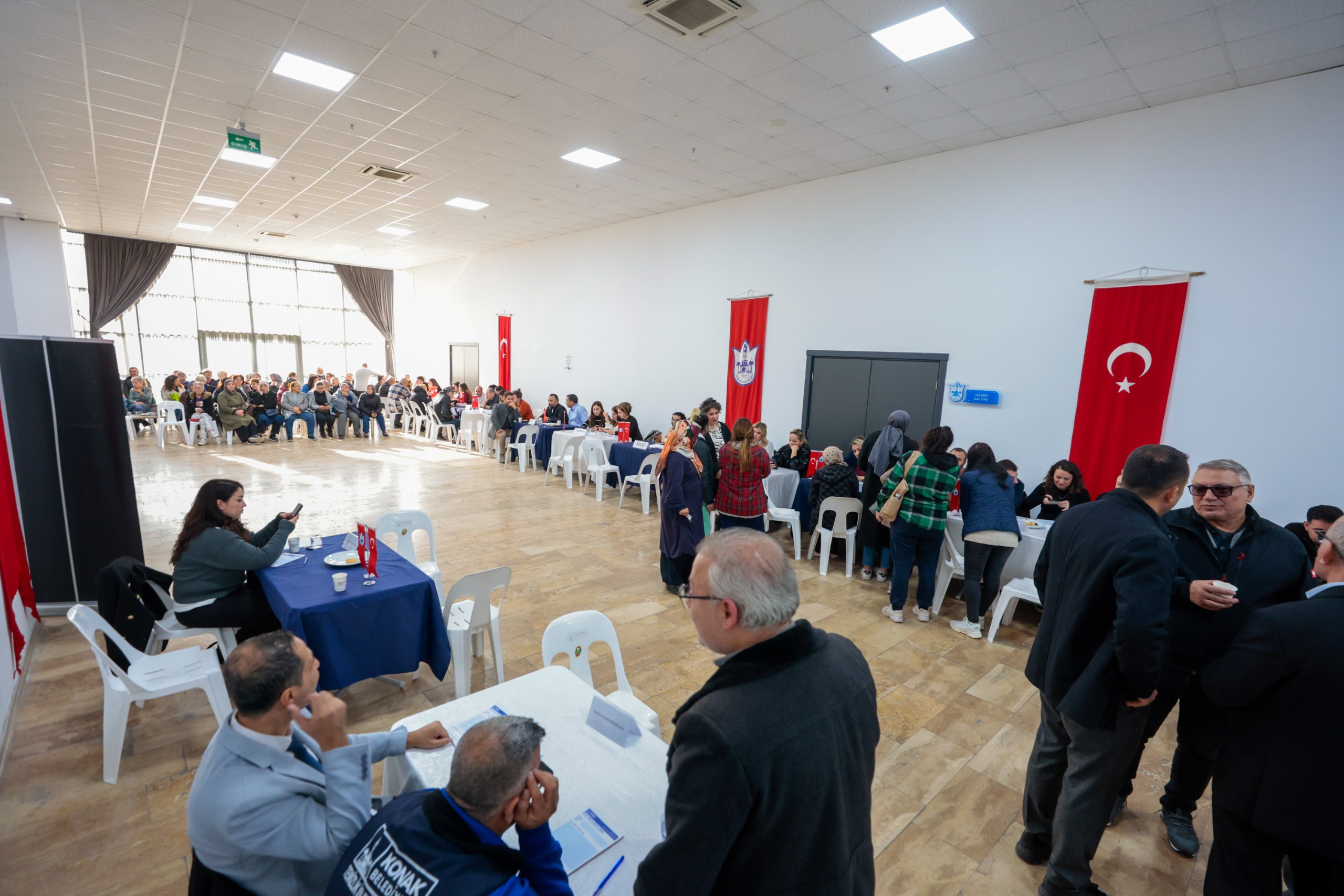 Konak'ta 42 Yıllık Özlem Son Buldu! (1)