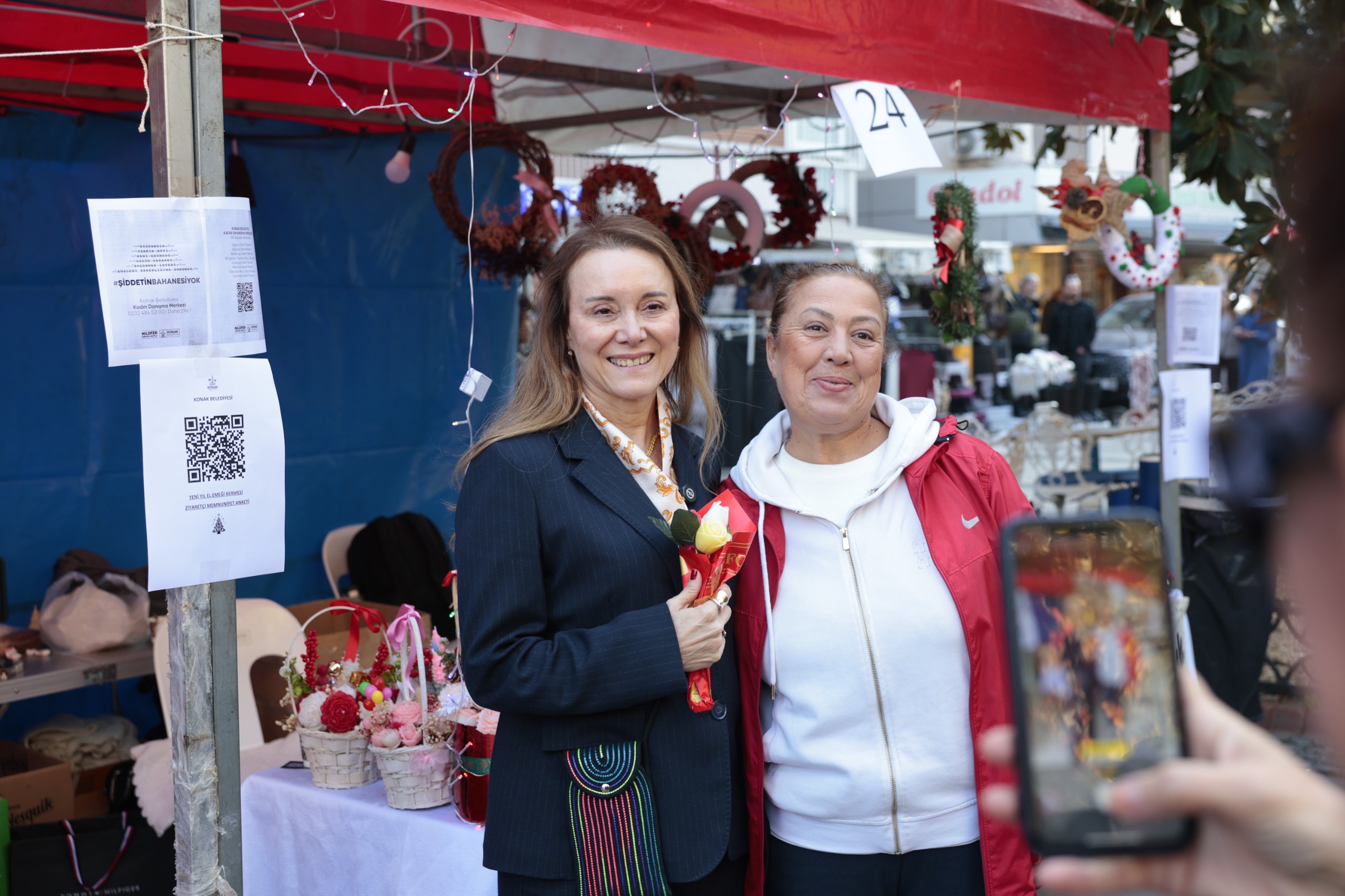 Konak’ta Yeni Yıl Coşkusu El Emeğiyle Büyüyor (4)