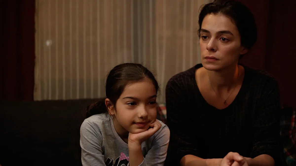 Kübra Süzgün Olayı Nedir Genç Oyuncu Yardım Çağrısı Yaptı (1)