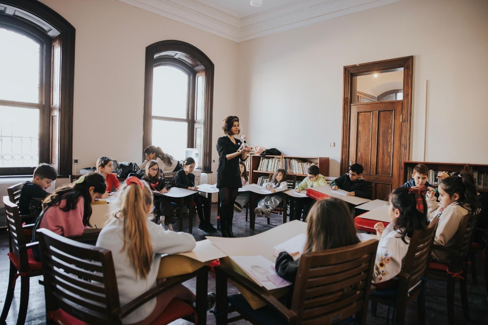 Kütüphaneler İzmir’in Yeni Buluşma Noktası Oldu (3)