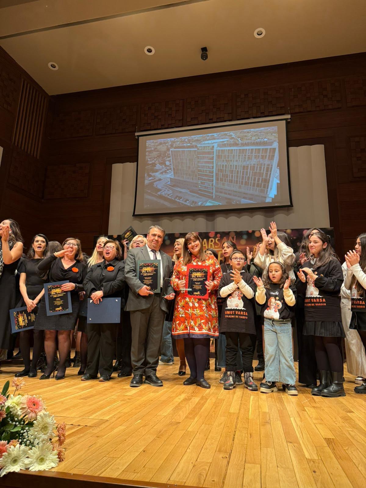 Lösev’in 'Yılın Gönüllüleri' İzmir’de Ödüllendirildi (1)