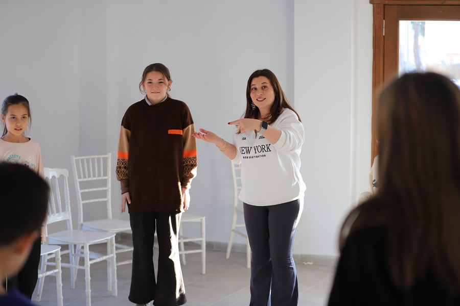 Menderes’te Çocuklara Tiyatro Eğitimi Başladı (2)