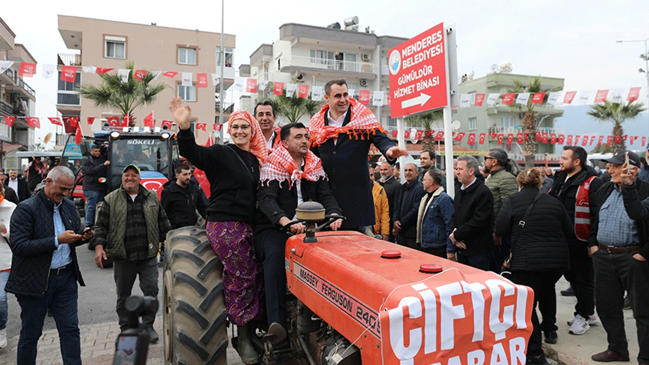 Menderes’te Mandalina Üreticilerinden Traktörlü Eylem (1)