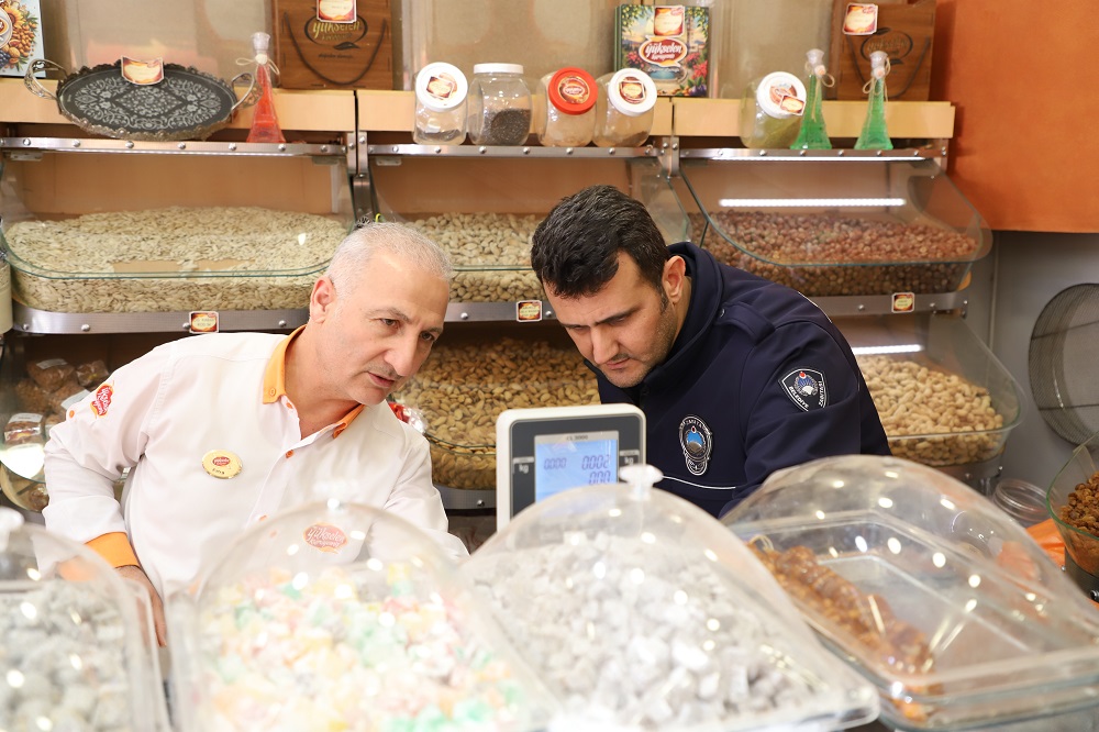 Menderes’te Yılbaşı Öncesi Işletmelere Sıkı Denetim (1)