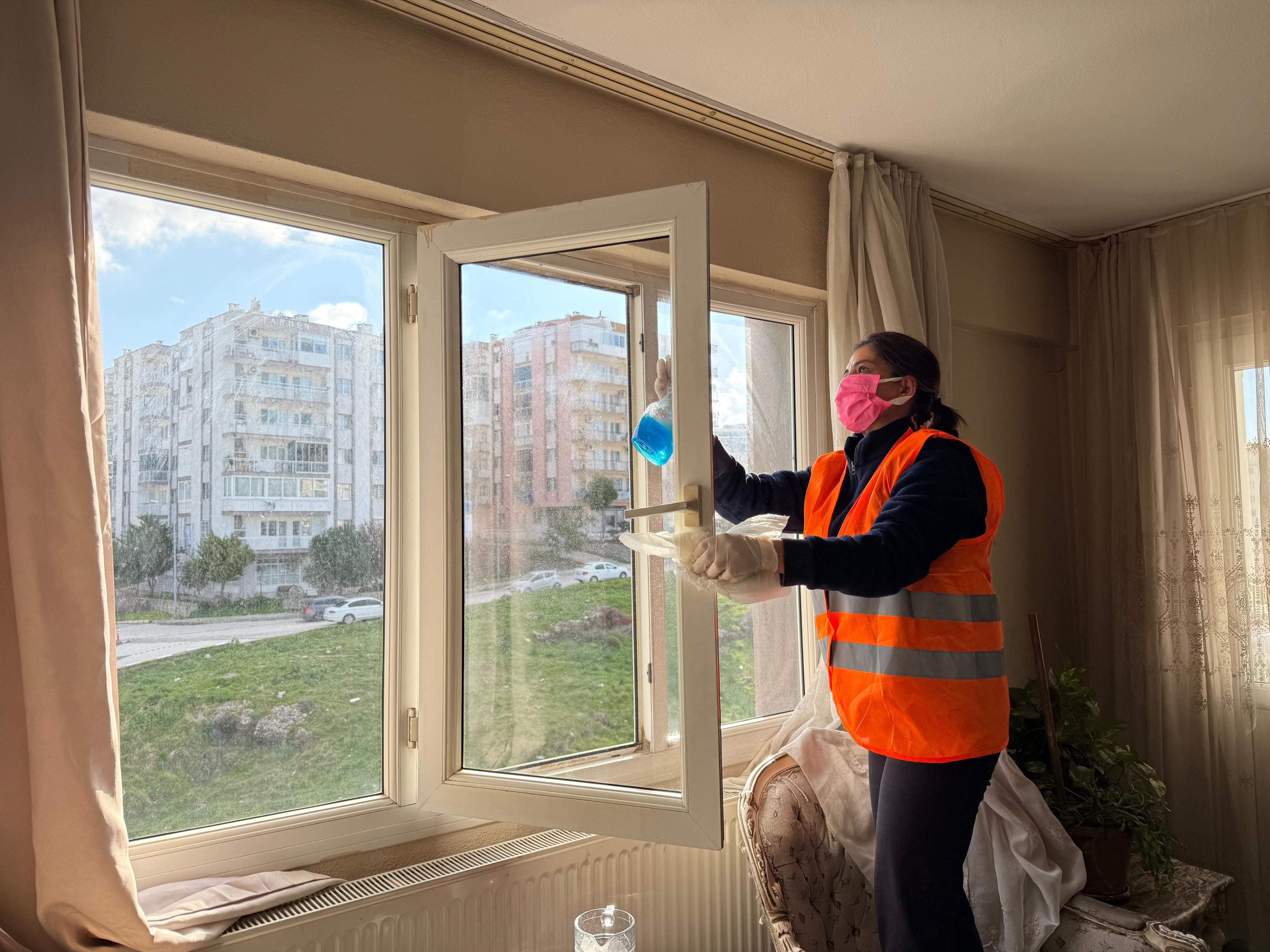 Menemen’de Ücretsiz Hizmet Yağmuru Her Alanda Vatandaş Desteği (2)