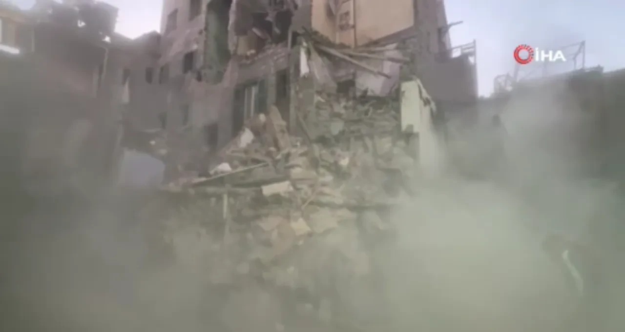 Misirda Bes Katli Bina Coktu Cok