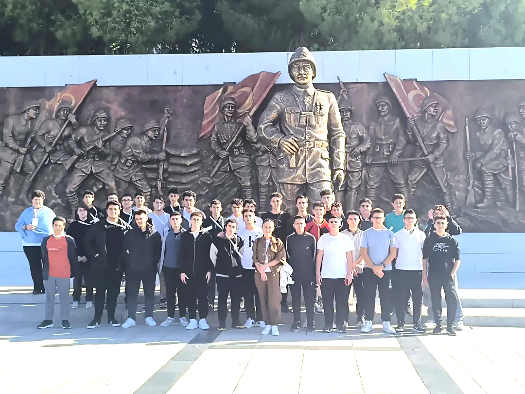 Öğrenci̇leri̇mi̇z 110.Yilinda Çanakkale Ruhuyla Buluştu (4)