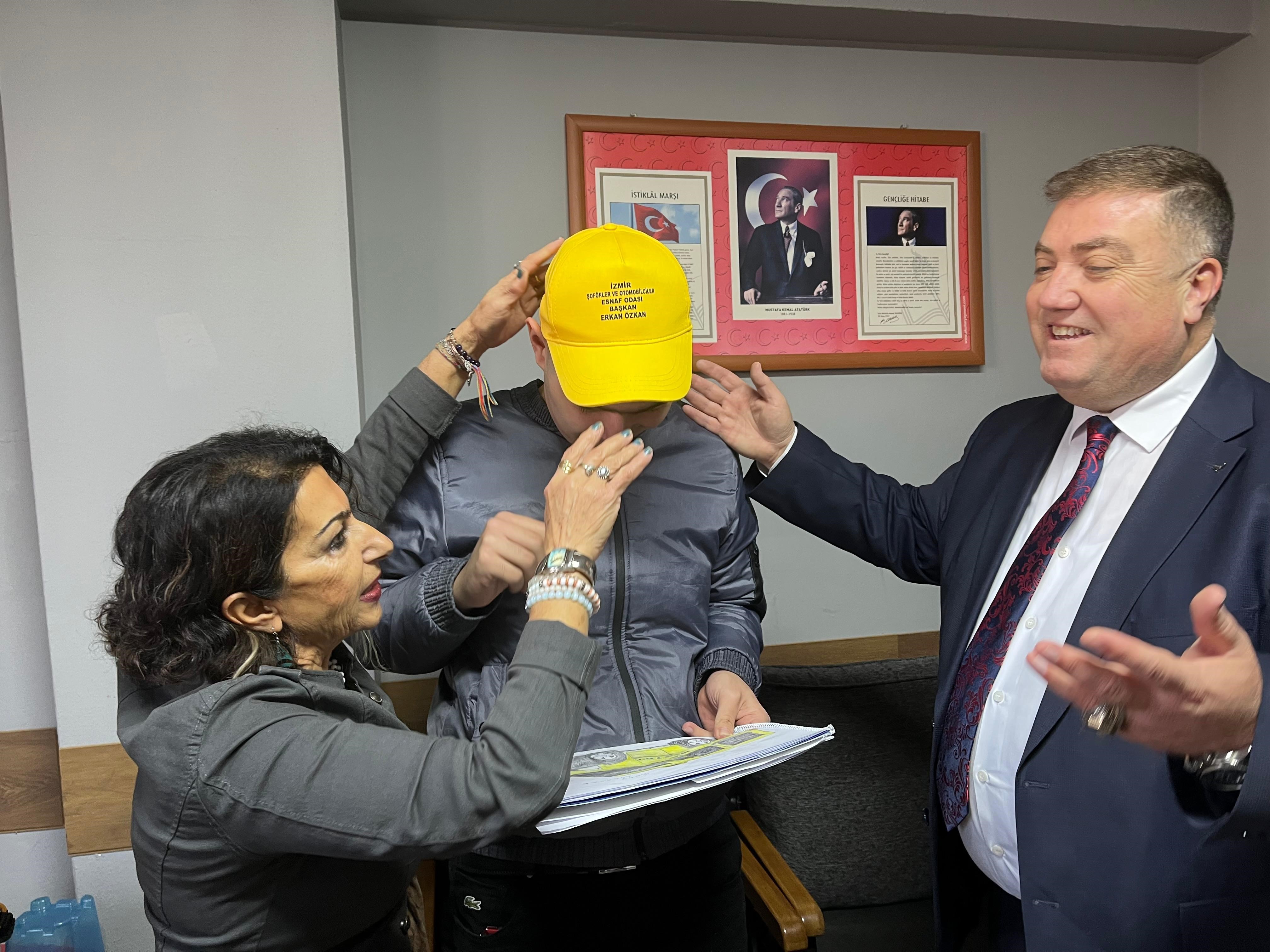 Otizmli Halil’in Taksi Sevgisi Duygulandırdı Oda Başkanı Özel Hediye Verdi (5)