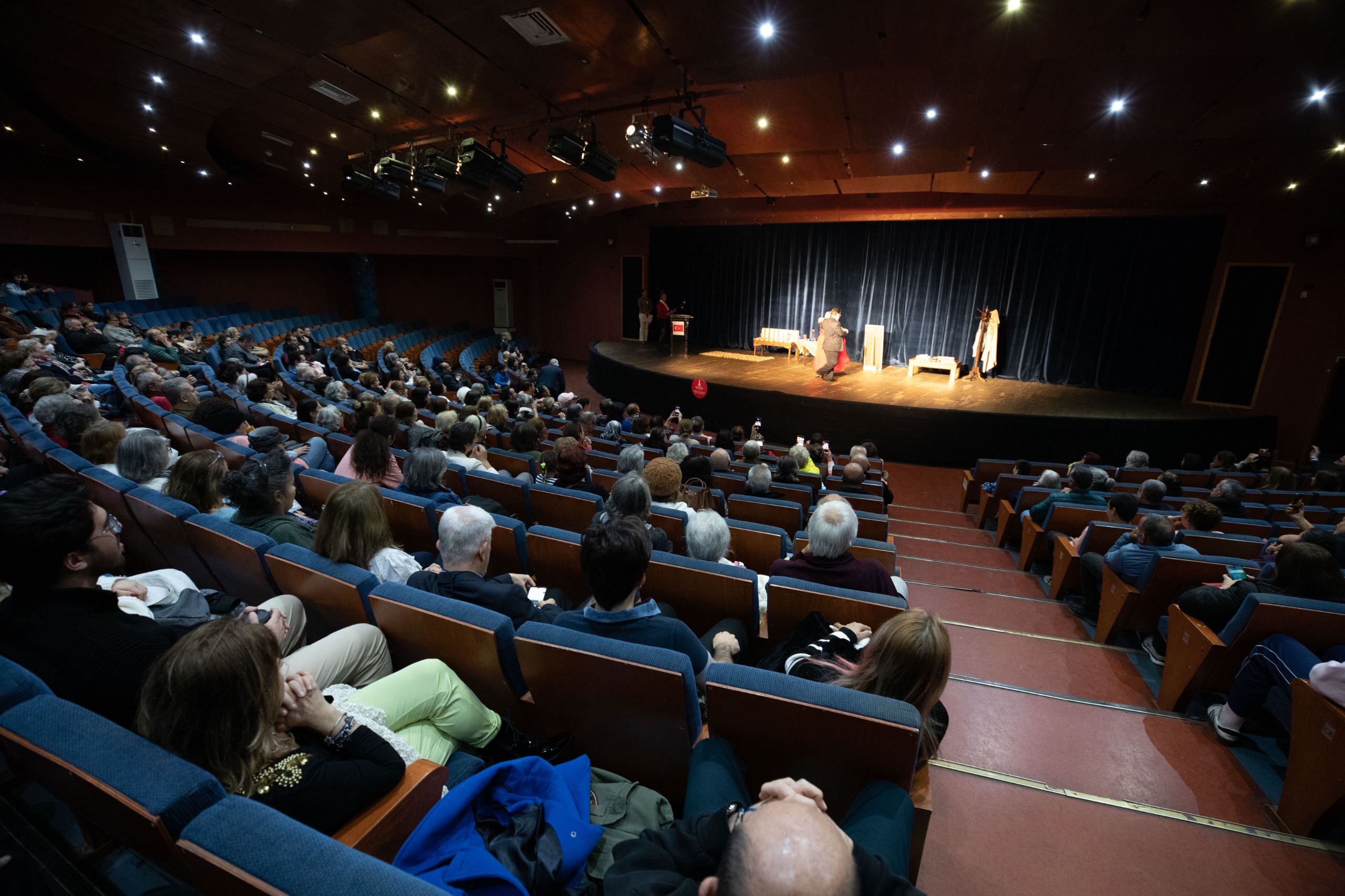 Özel Anne, Narlidere’de Izleyiciyle Buluştu (2)