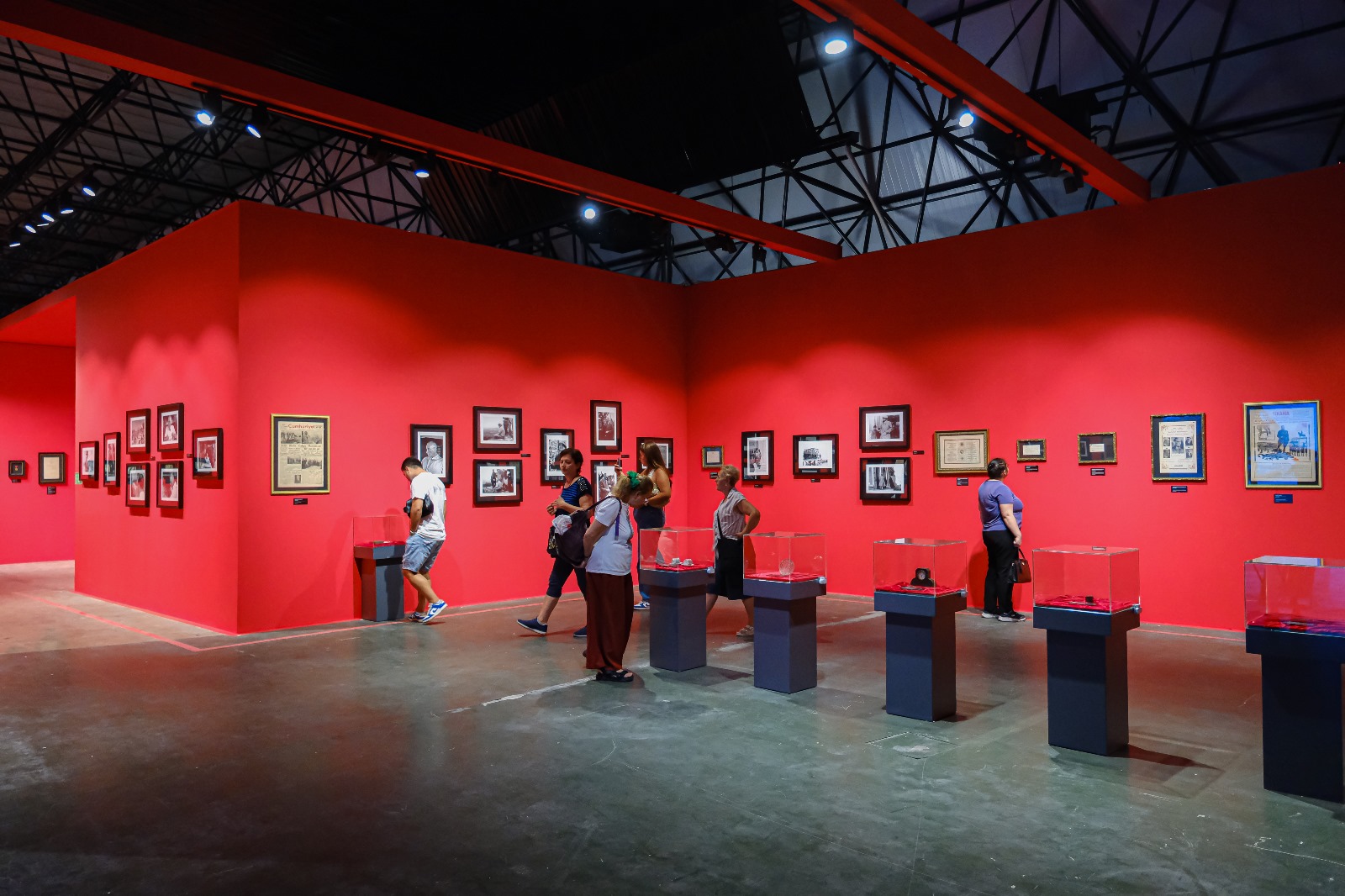 Refik Anadol Sergileri İzmir’de Iz Bıraktı (1)