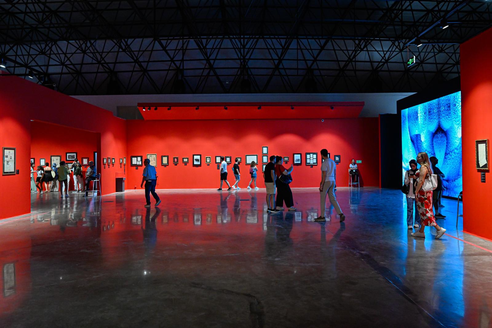 Refik Anadol Sergileri İzmir’de Iz Bıraktı (13)