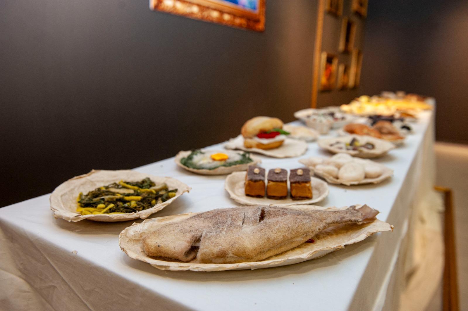 Sanat Ve Gastronomi Buluştu İzmir Sofrası Sergisi Şubat Sonuna Kadar Açık (1)