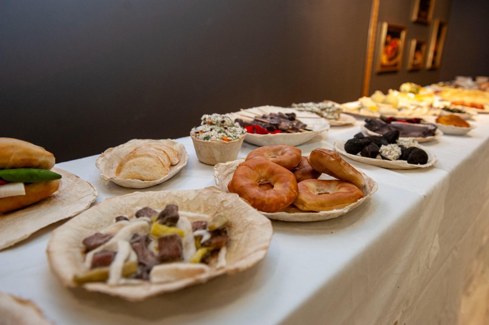 Sanat Ve Gastronomi Buluştu İzmir Sofrası Sergisi Şubat Sonuna Kadar Açık (10)