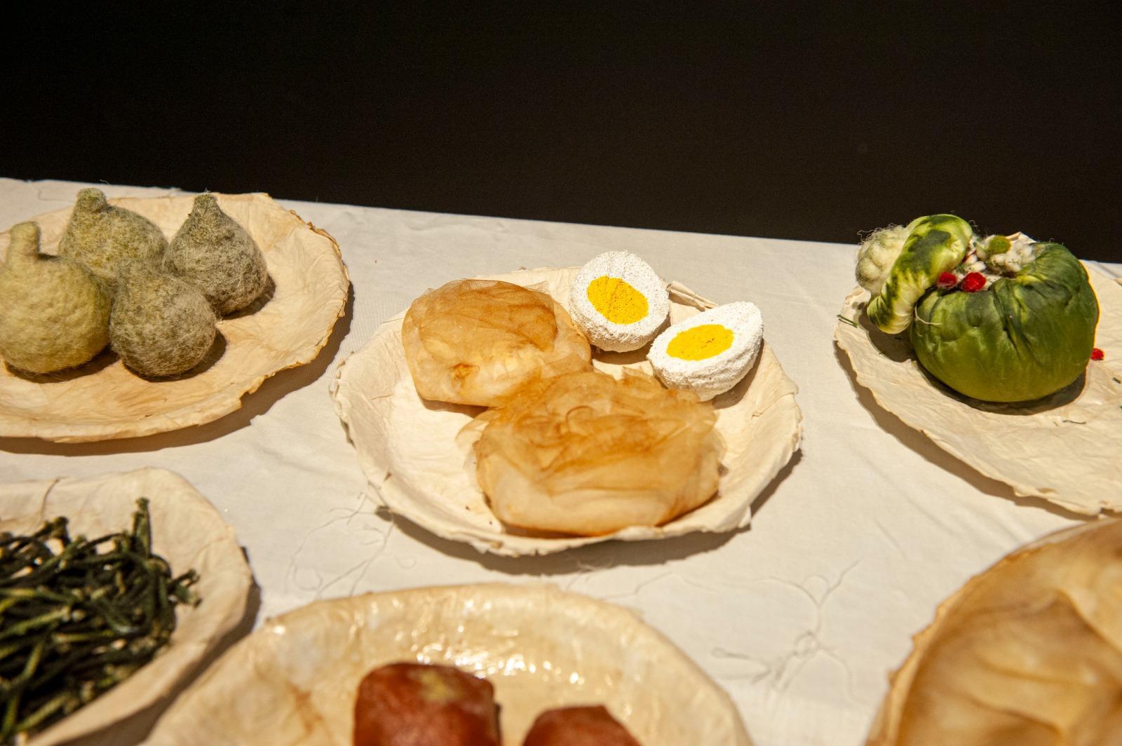 Sanat Ve Gastronomi Buluştu İzmir Sofrası Sergisi Şubat Sonuna Kadar Açık (11)