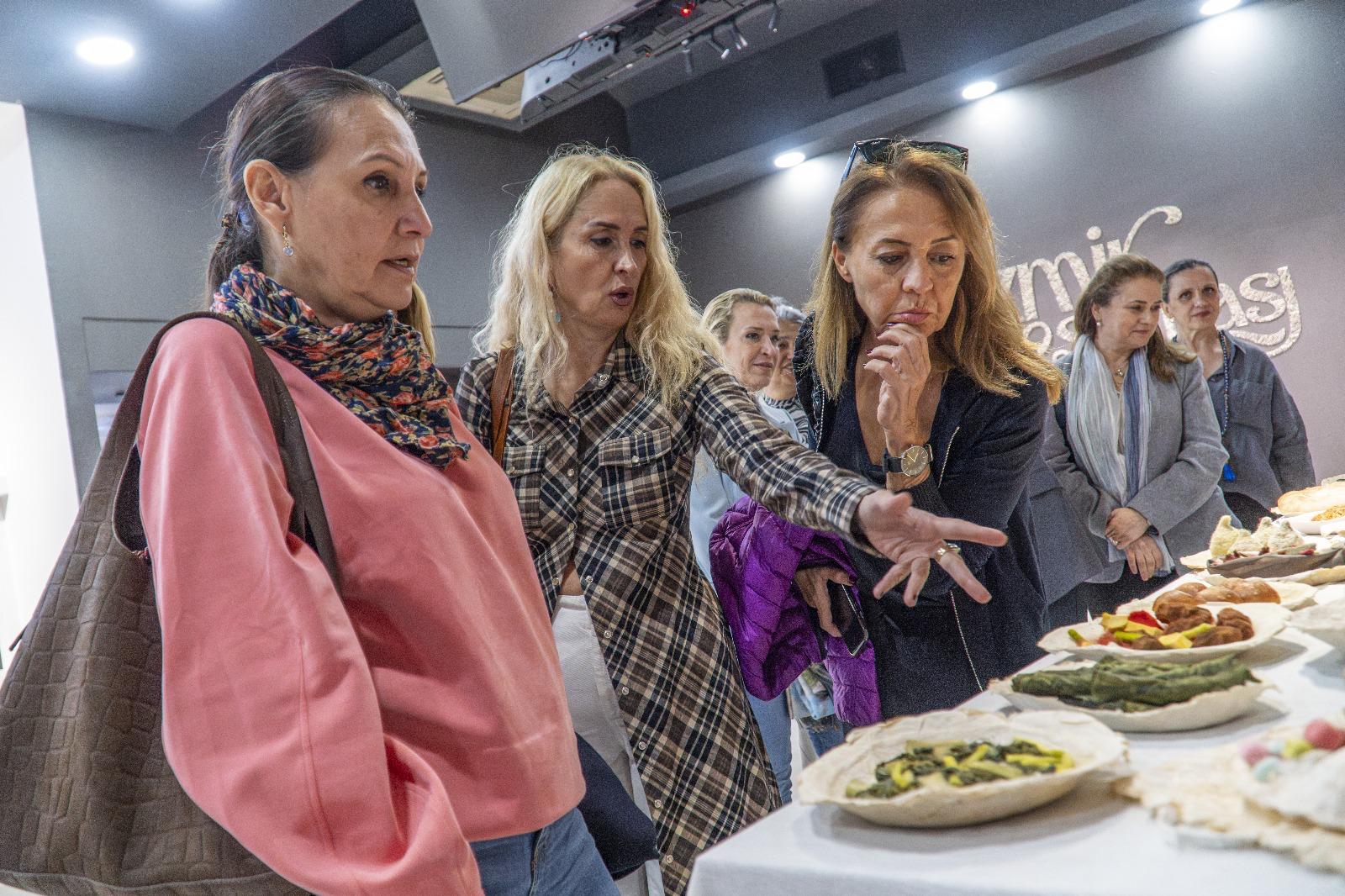 Sanat Ve Gastronomi Buluştu İzmir Sofrası Sergisi Şubat Sonuna Kadar Açık (12)