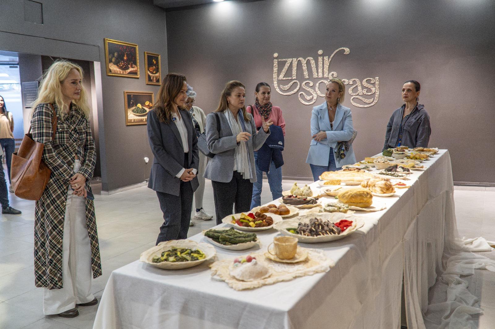 Sanat Ve Gastronomi Buluştu İzmir Sofrası Sergisi Şubat Sonuna Kadar Açık (5)