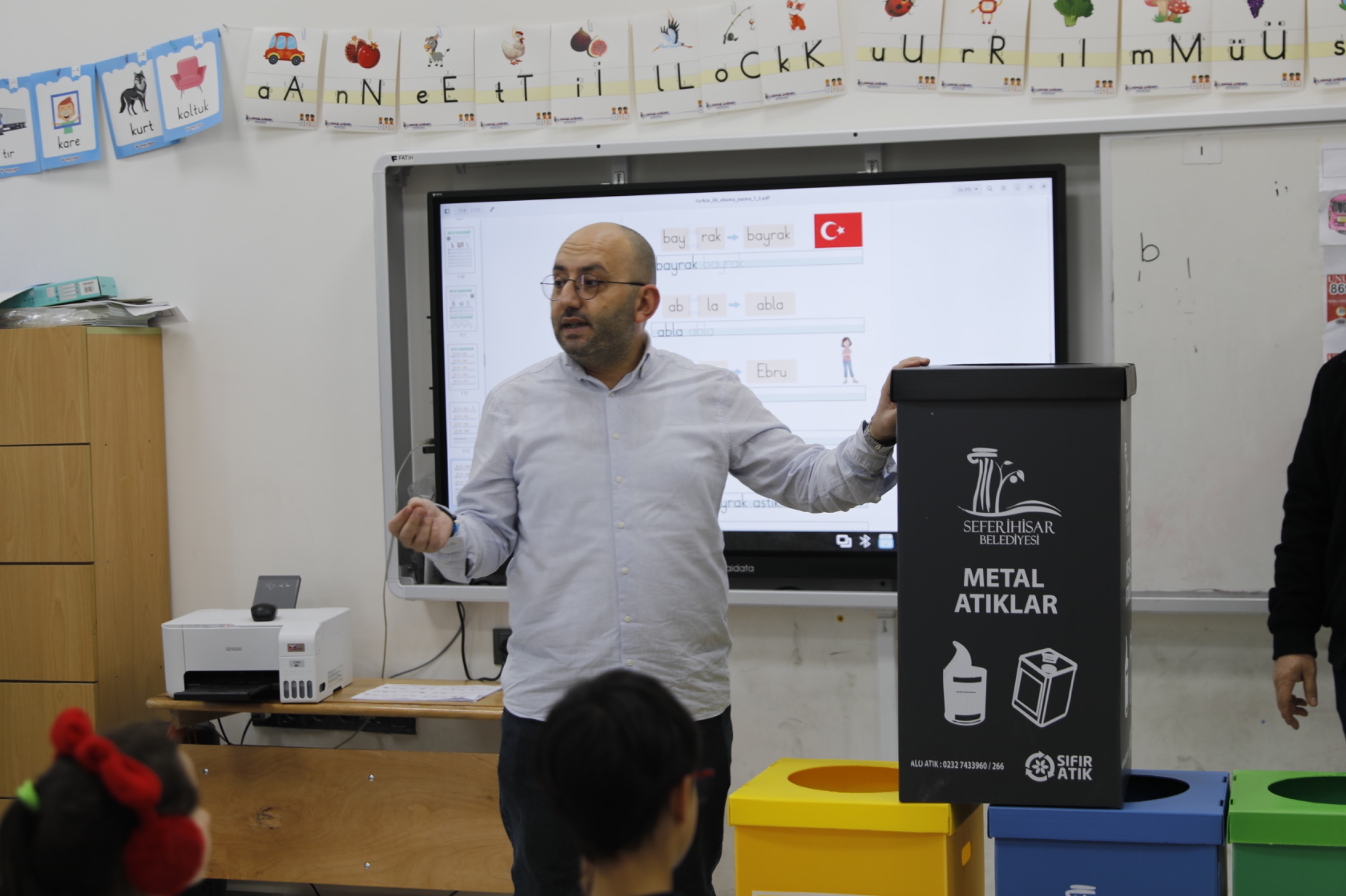 Seferihisar Belediyesi’ne Yeni Çöp Kamyonu Türkiye Belediyeler Birliği’nden Hibe Desteğiyle Geldi (1)-1