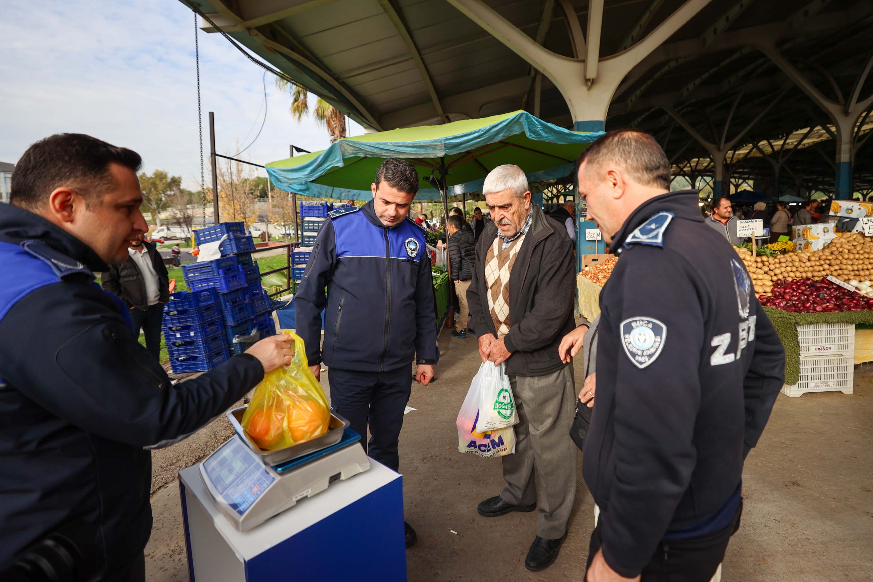 Semt Pazarlarında ‘Tartı Kontrol Noktası’ Uygulaması Başladı (3)